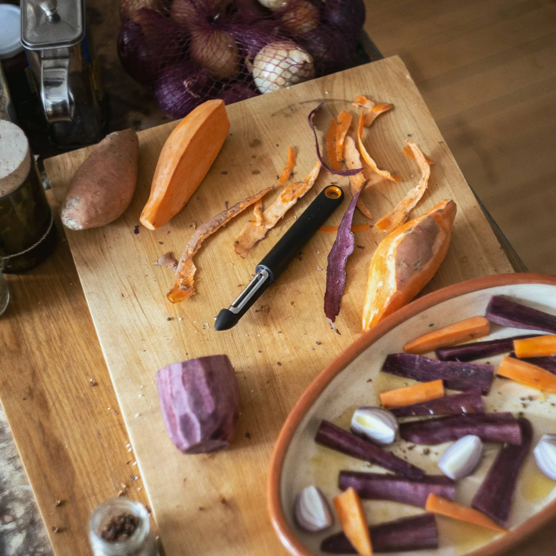Functional Form kartoffelskræller, Sort, bevægeligt blad Fiskars