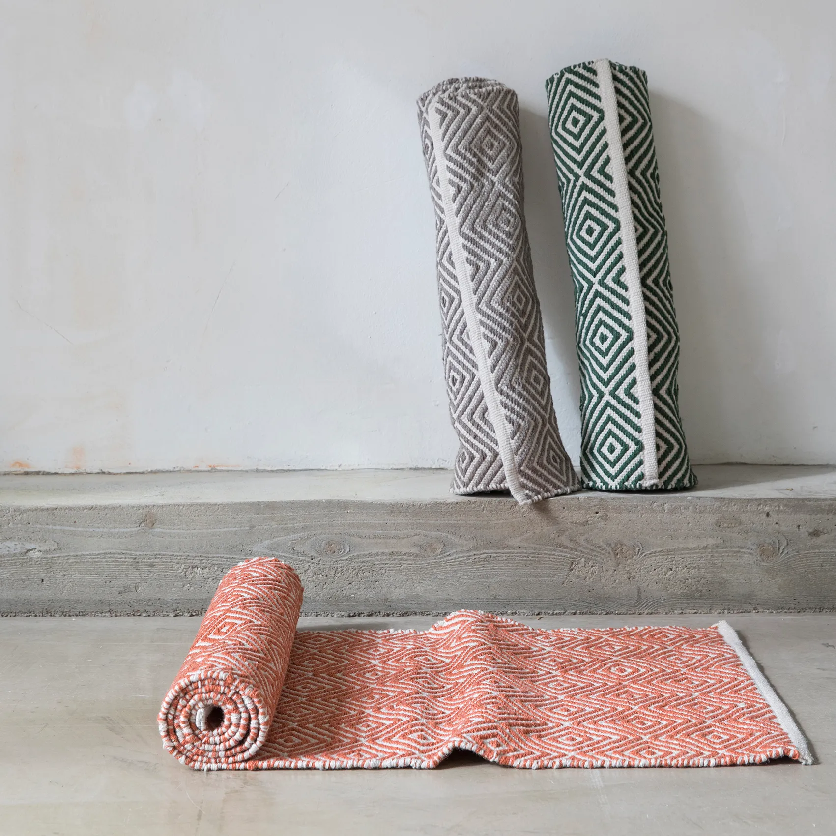 Diamond tæppe 70x200 cm, Grey Formgatan