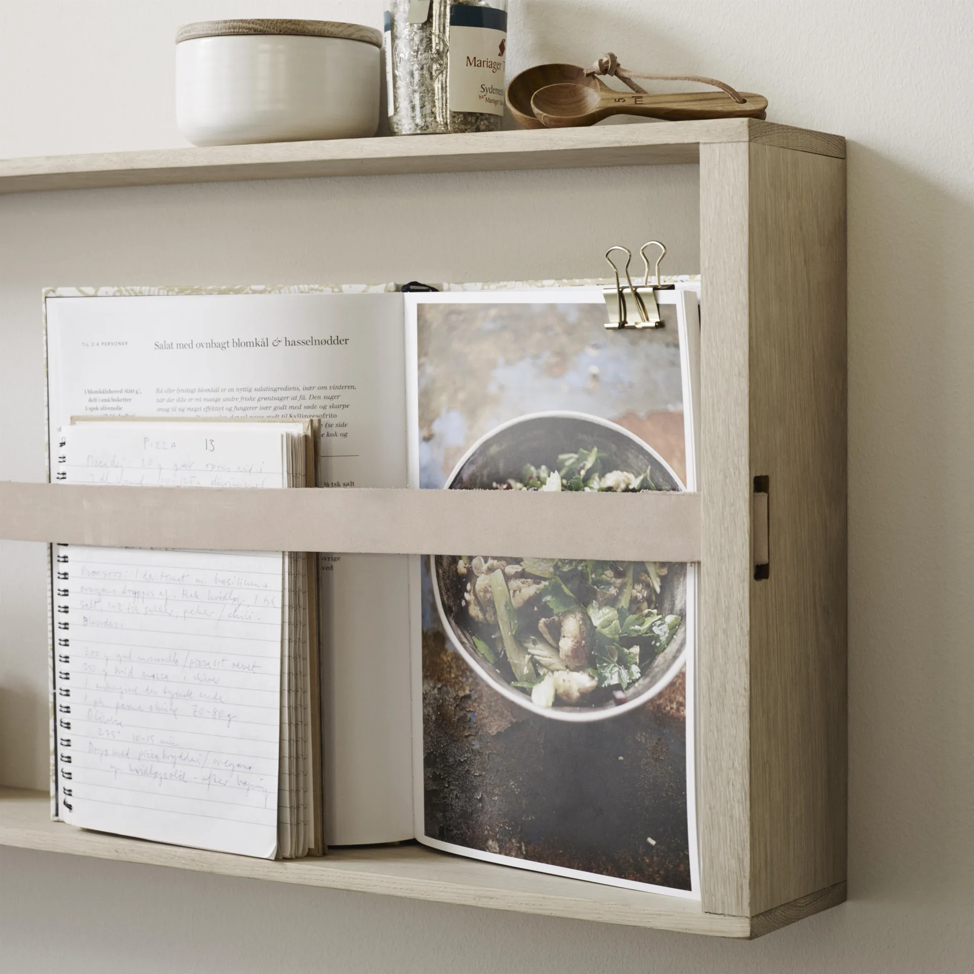 Norr avisholder, eg Fritz Hansen