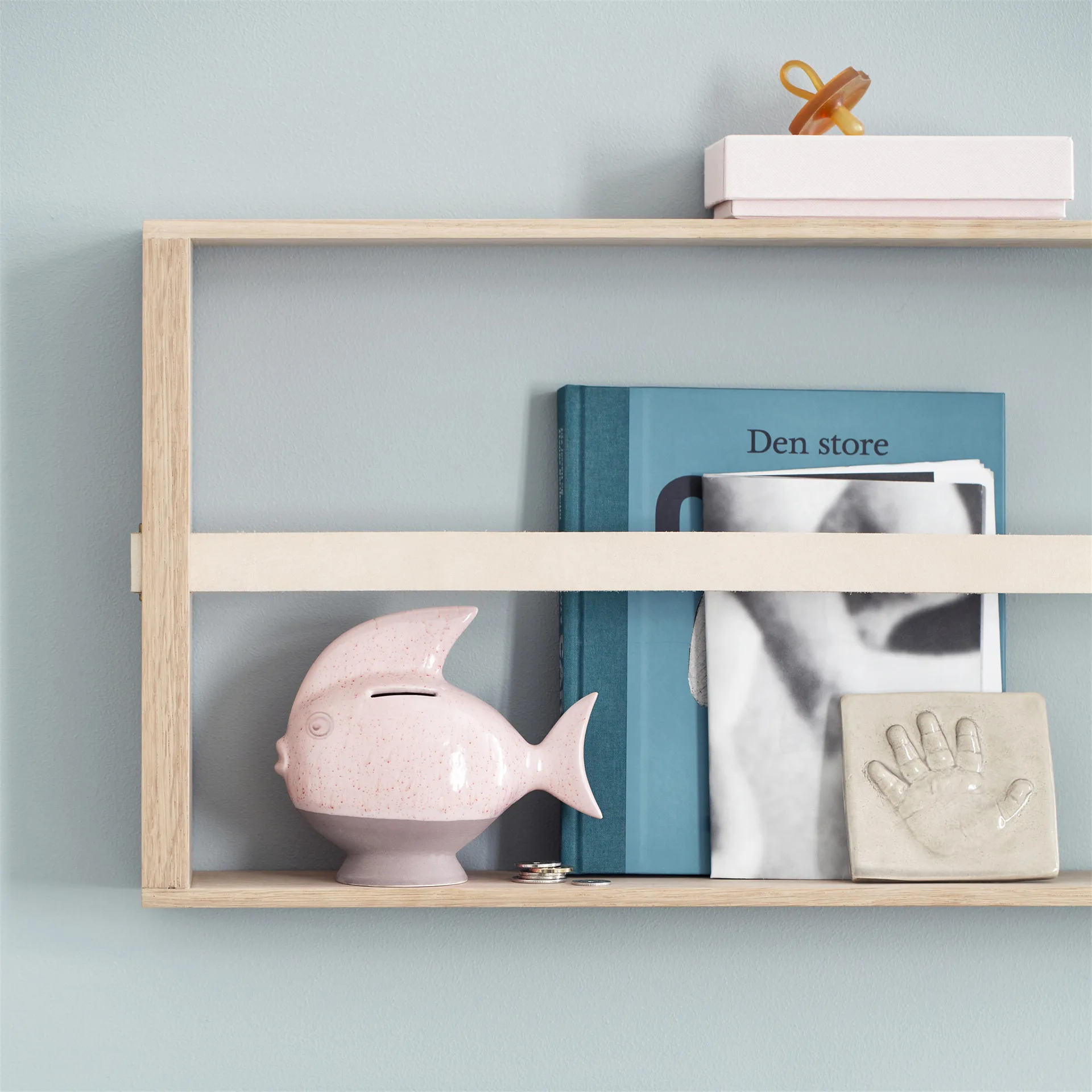 Norr avisholder, eg Fritz Hansen