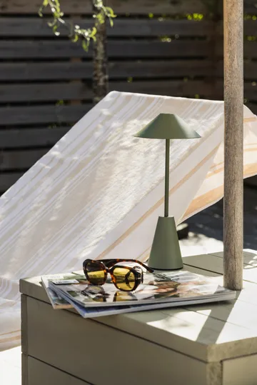 Cannes 32 portabel bordlampe - Mosgrøn - Globen Lighting