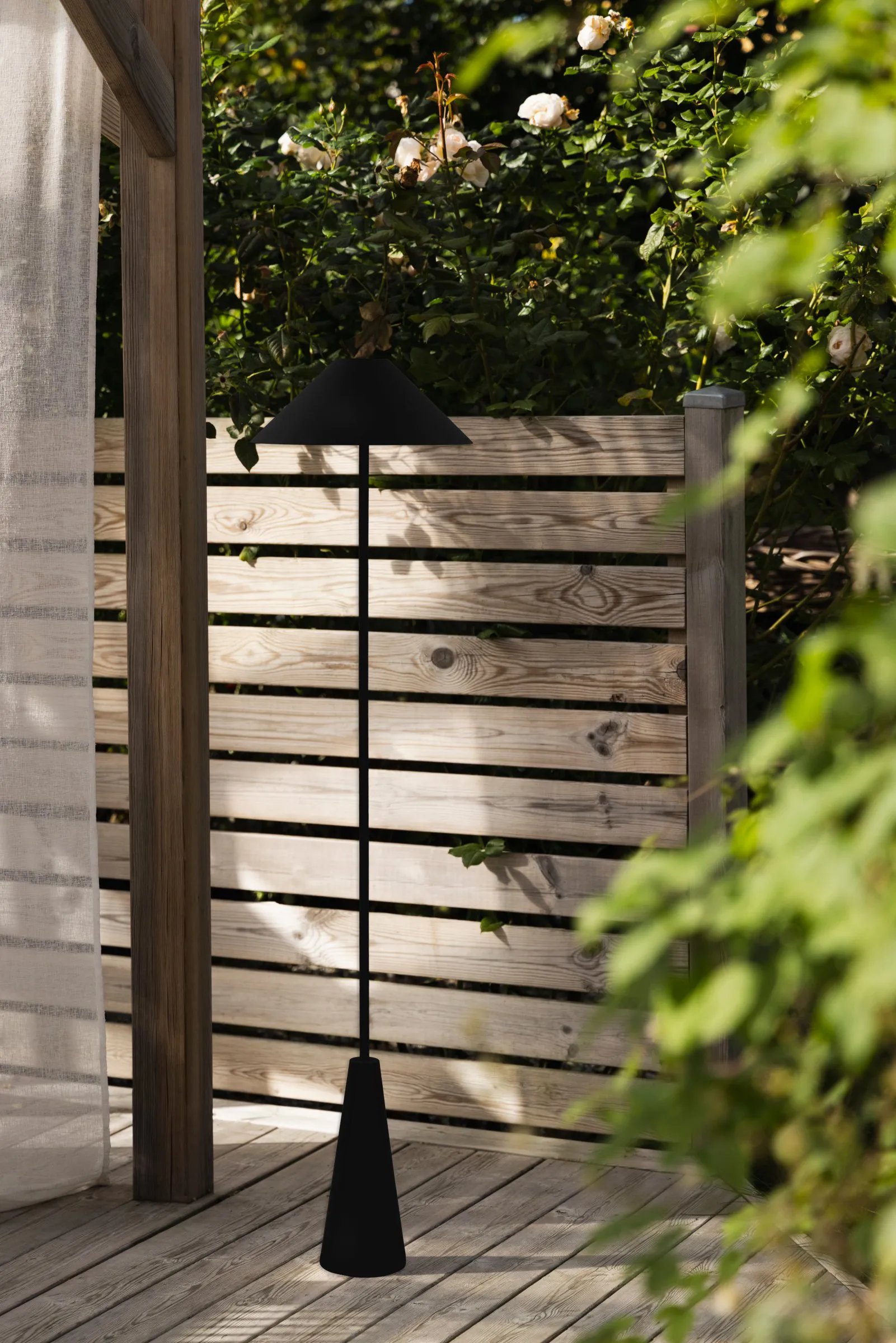 Cannes gulvlampe portabel, Sort Globen Lighting