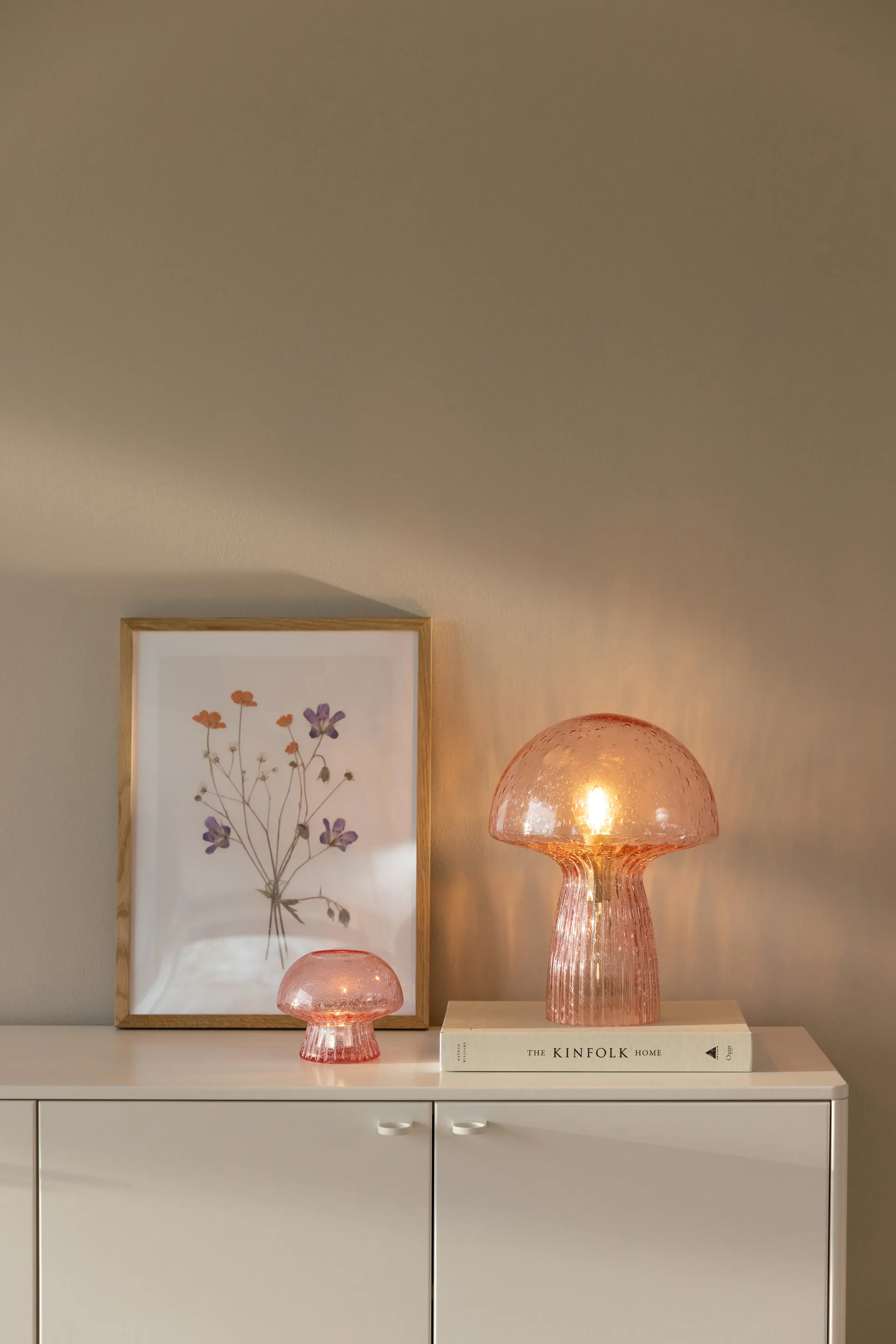 Fungo 12 fyrfadsstage Special Edition, Pink Globen Lighting