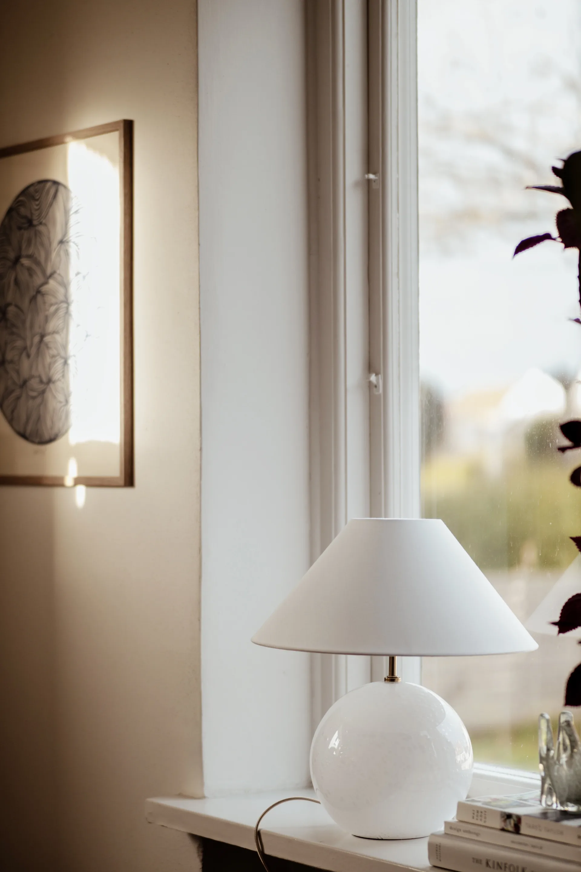 Iris 35 bordlampe 39 cm, Hvid Globen Lighting