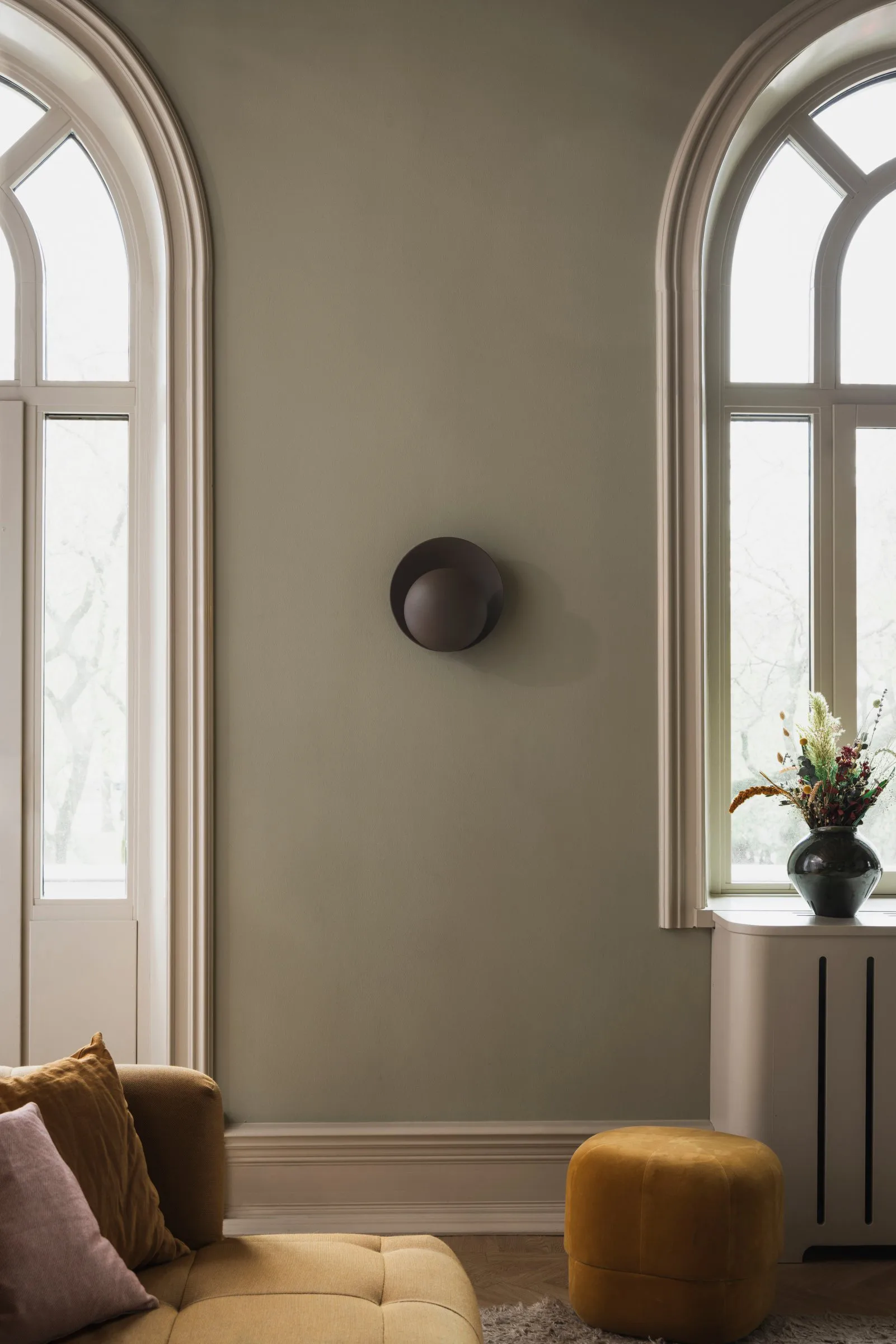 Orbit væglampe, Mocha Globen Lighting