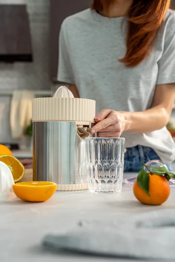 Sous chef elektrisk juicepresser - Cream - Guzzini