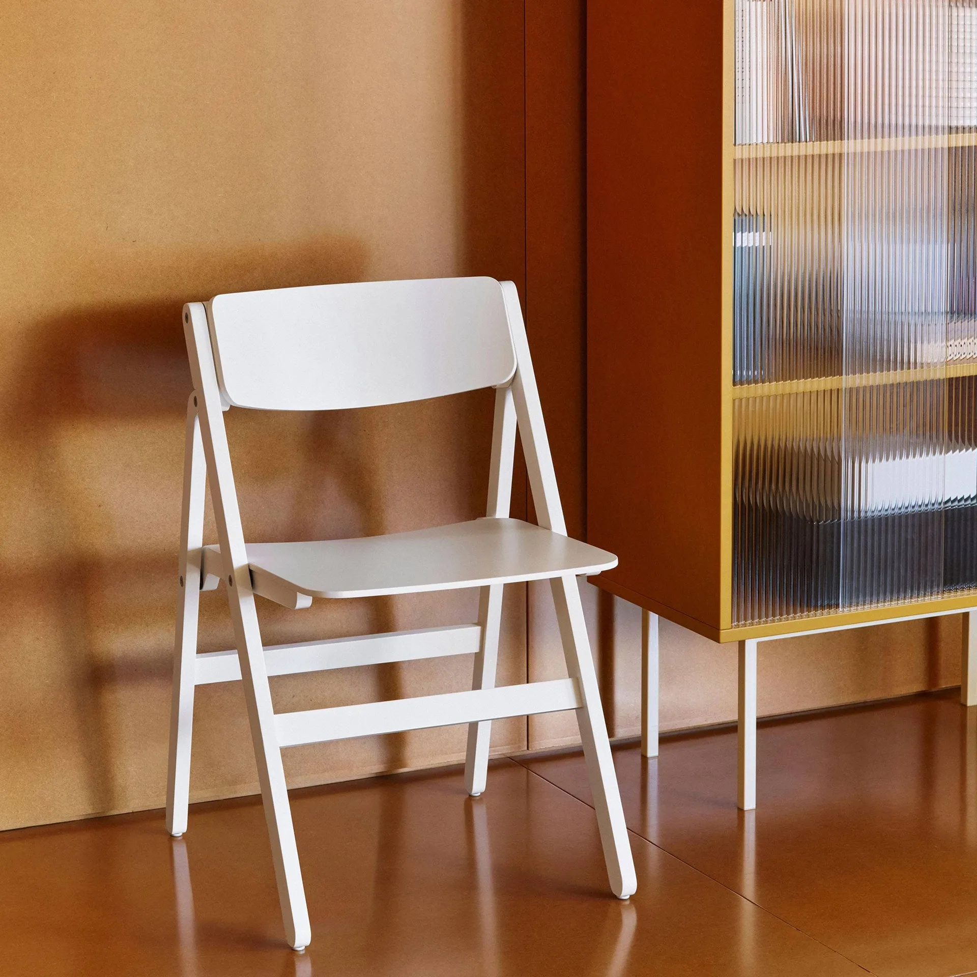 Backflip Chair stol, Cream white lakeret bøg HAY