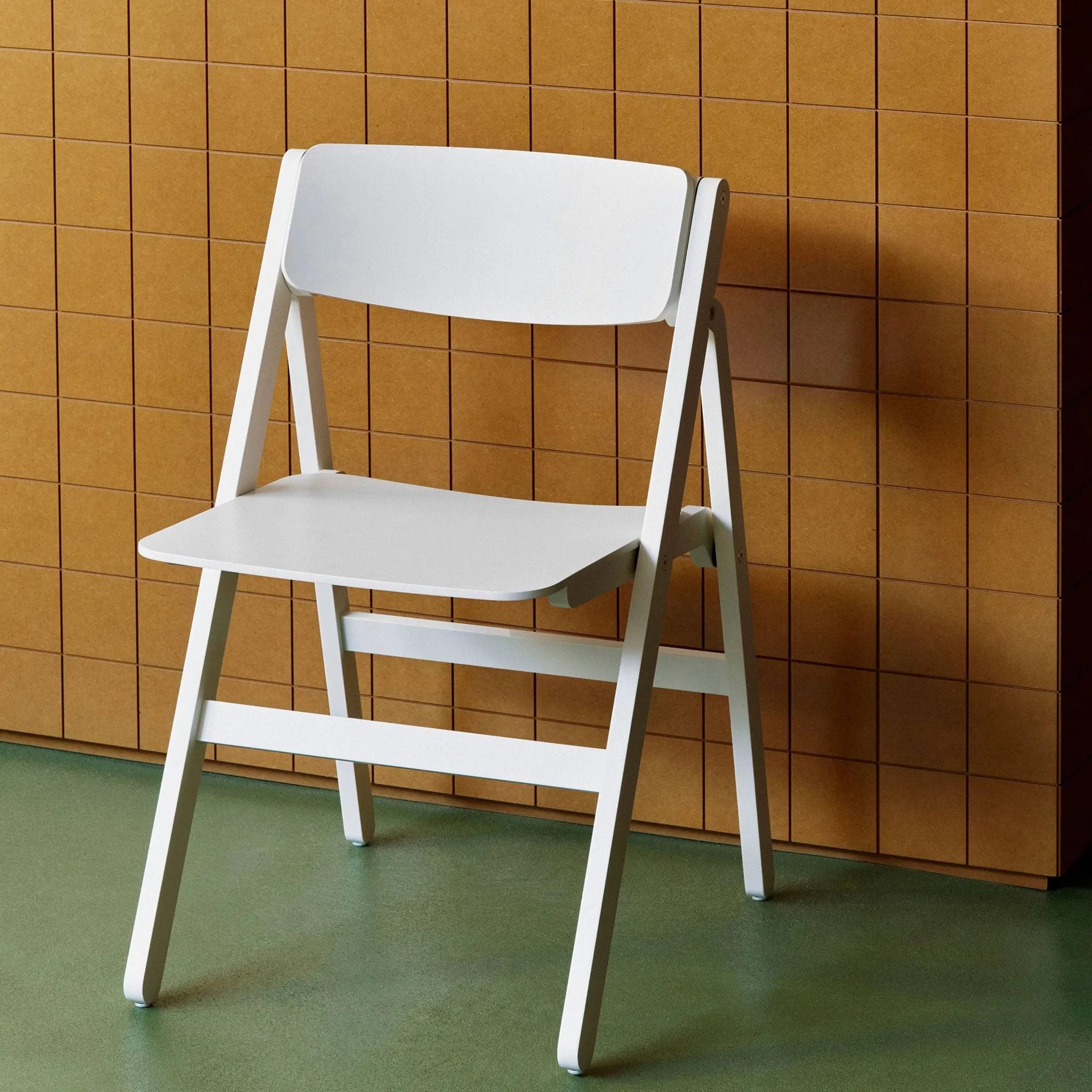 Backflip Chair stol, Cream white lakeret bøg HAY