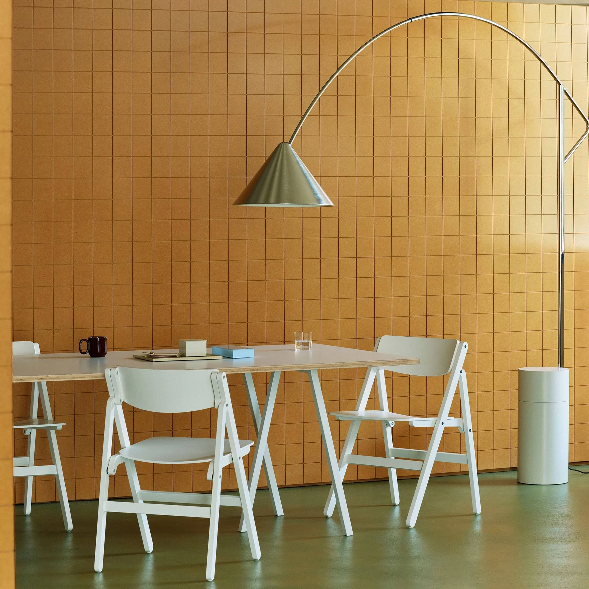 Backflip Chair stol, Cream white lakeret bøg HAY