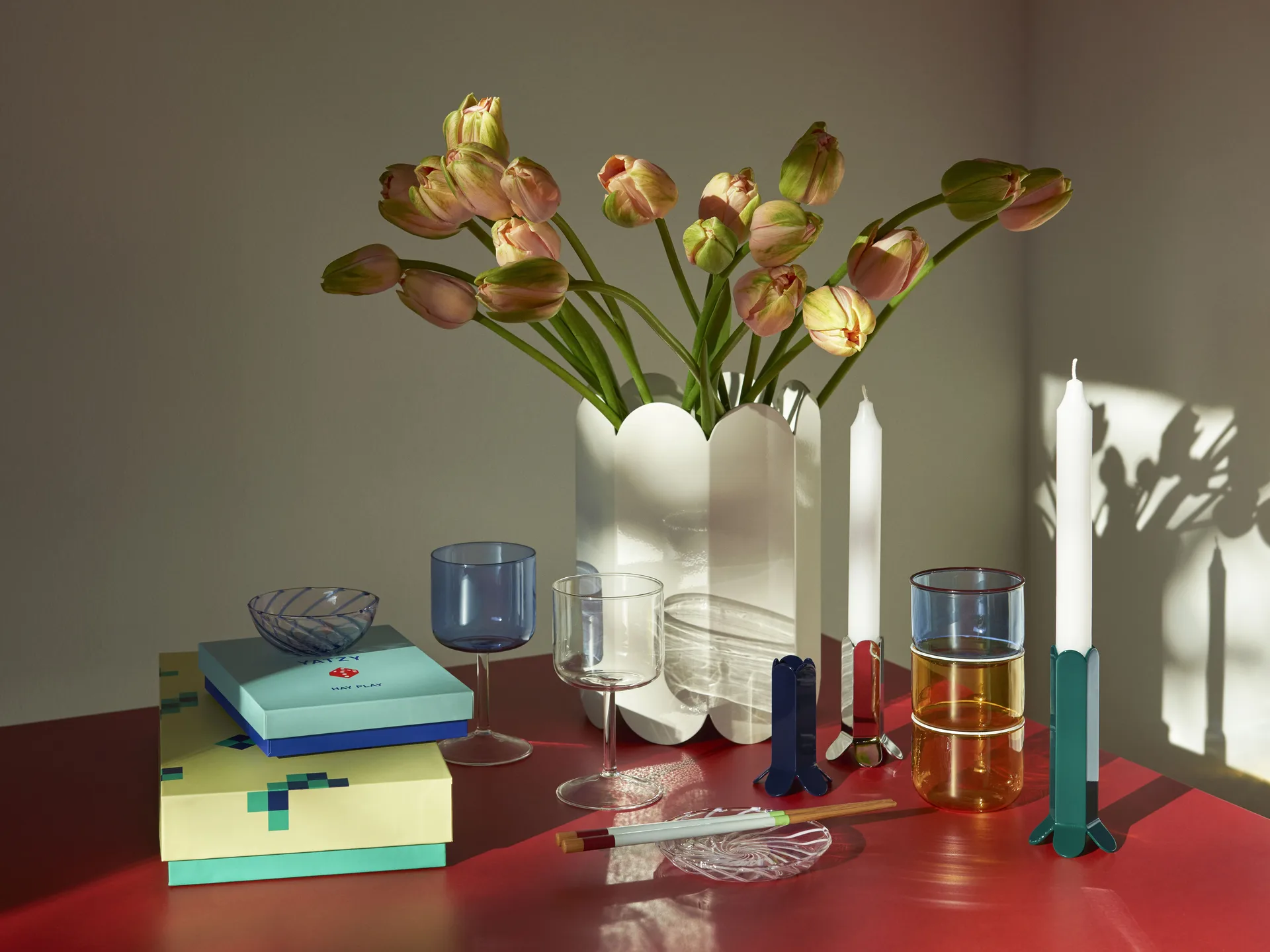 Tint glas 20 cl 2-pak, Lyseblå/Rød kant HAY