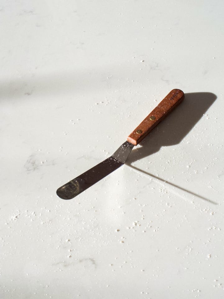 Paletkniv med vinklet træhåndtag, Rosentræ-rustfrit stål Heirol