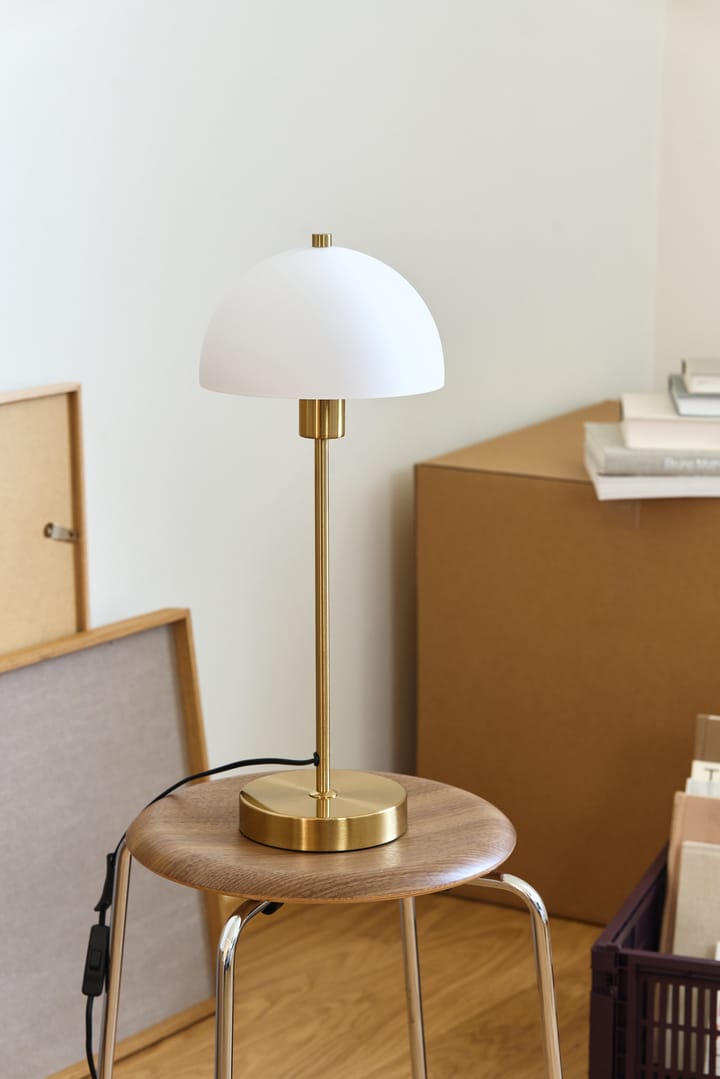 Vienda bordlampe, messing-hvid Herstal