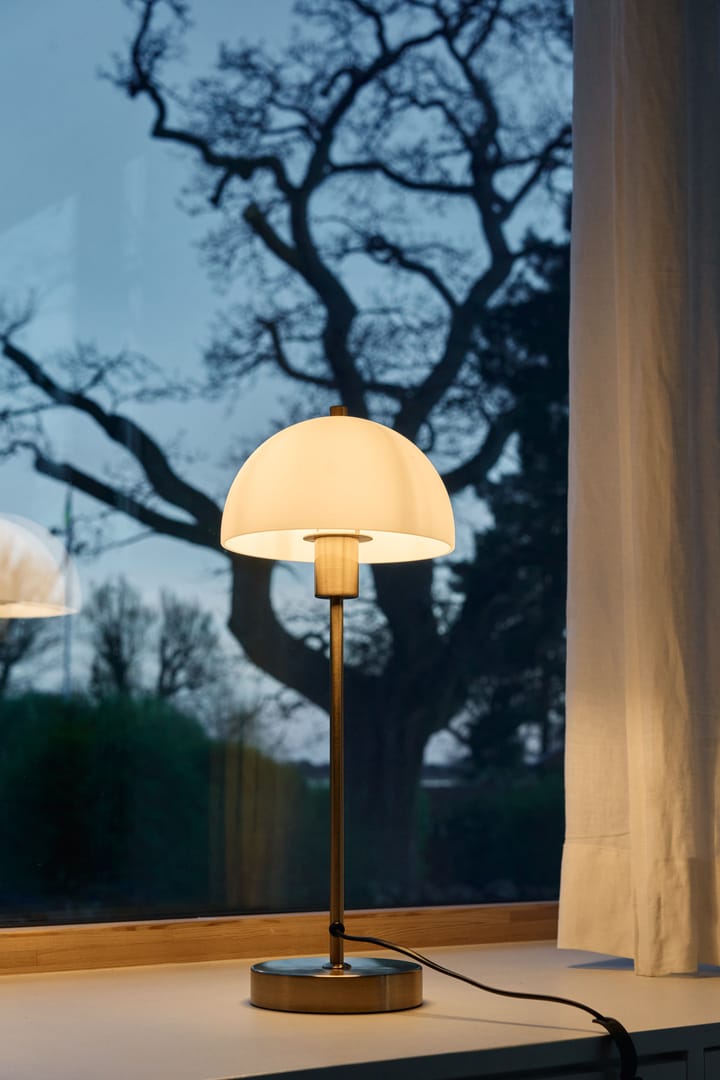 Vienda bordlampe, messing-hvid Herstal