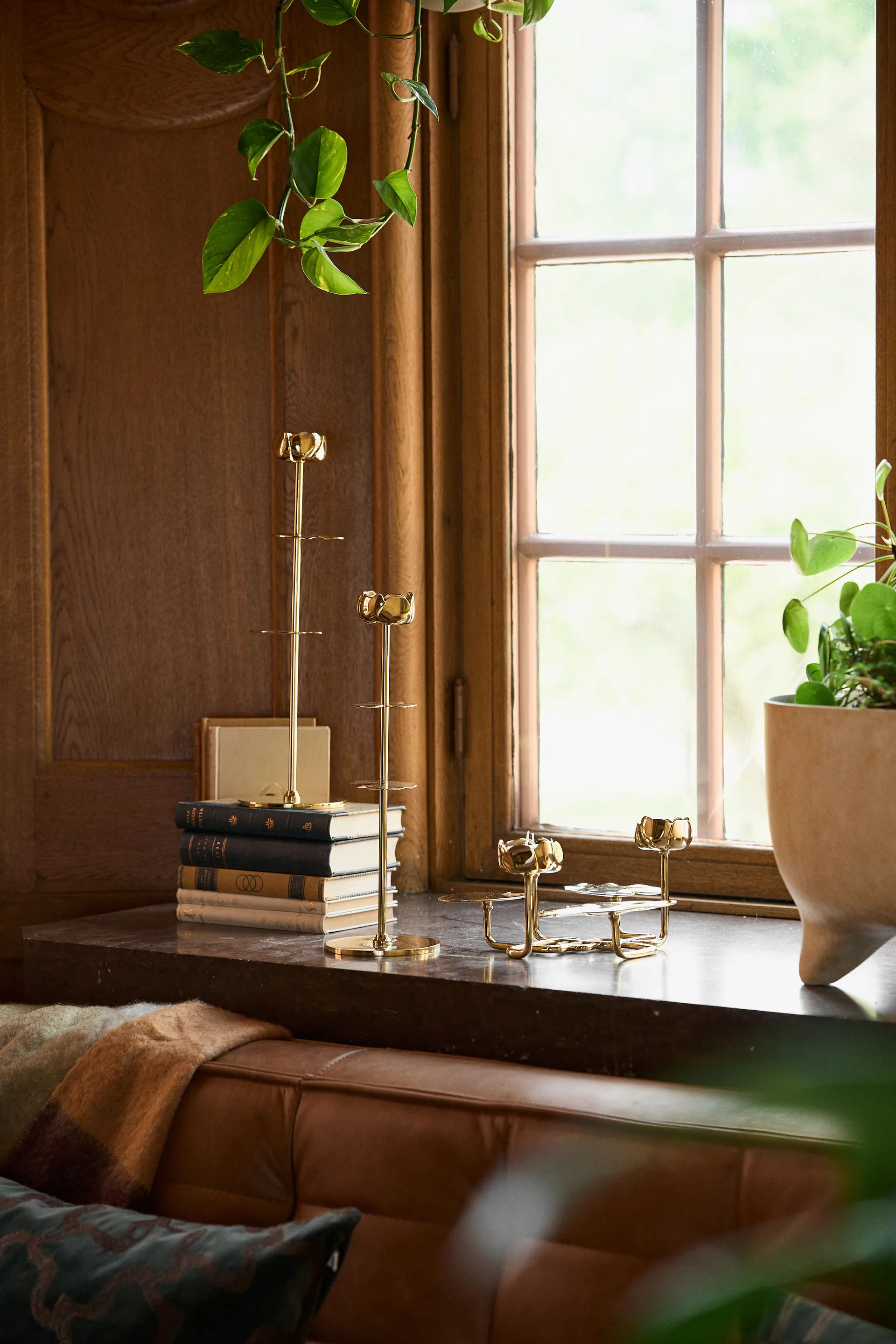 Ninfea Alta lysestage 35 cm, Messing Hilke Collection