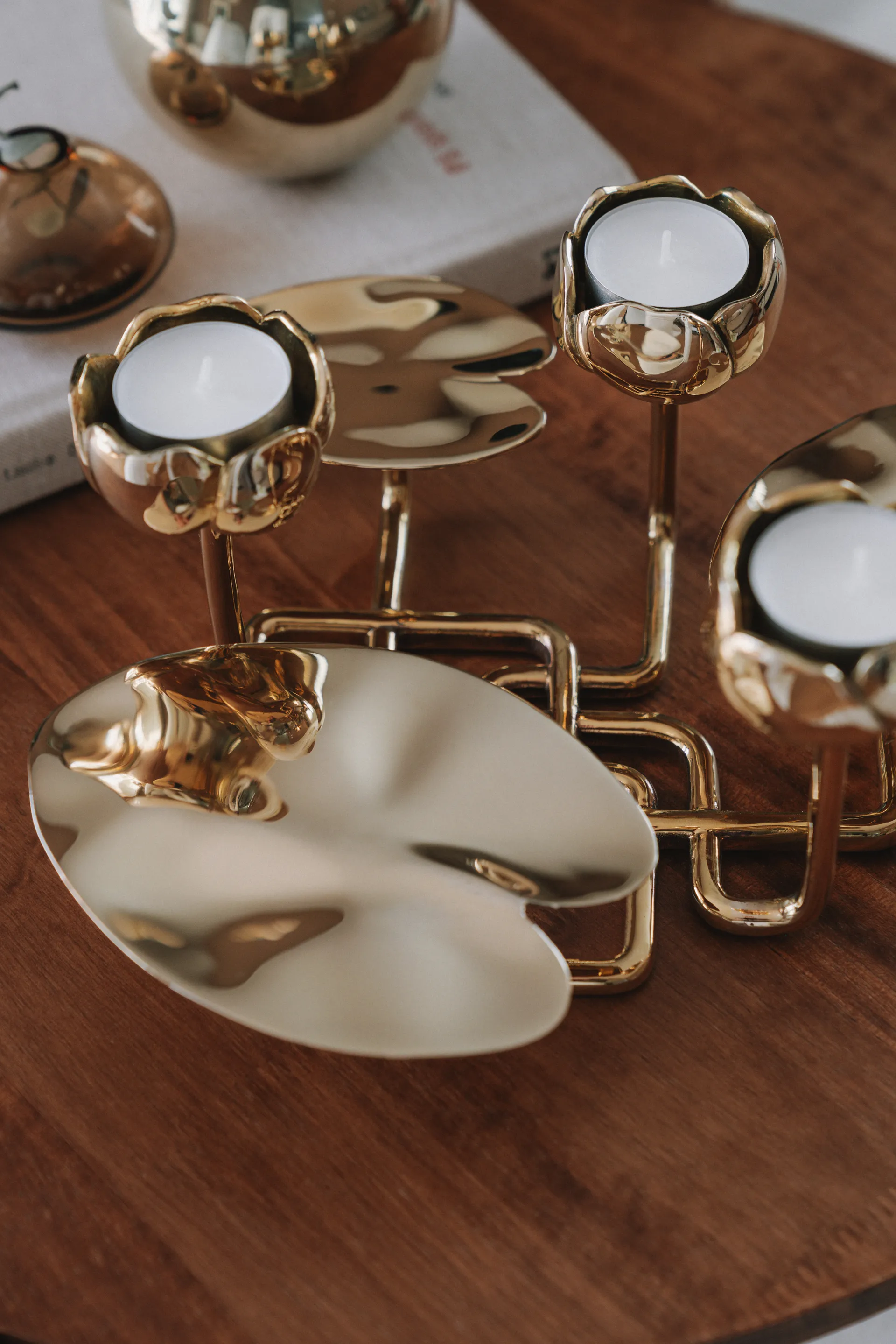 Ninfea grande lysestage, Messing Hilke Collection