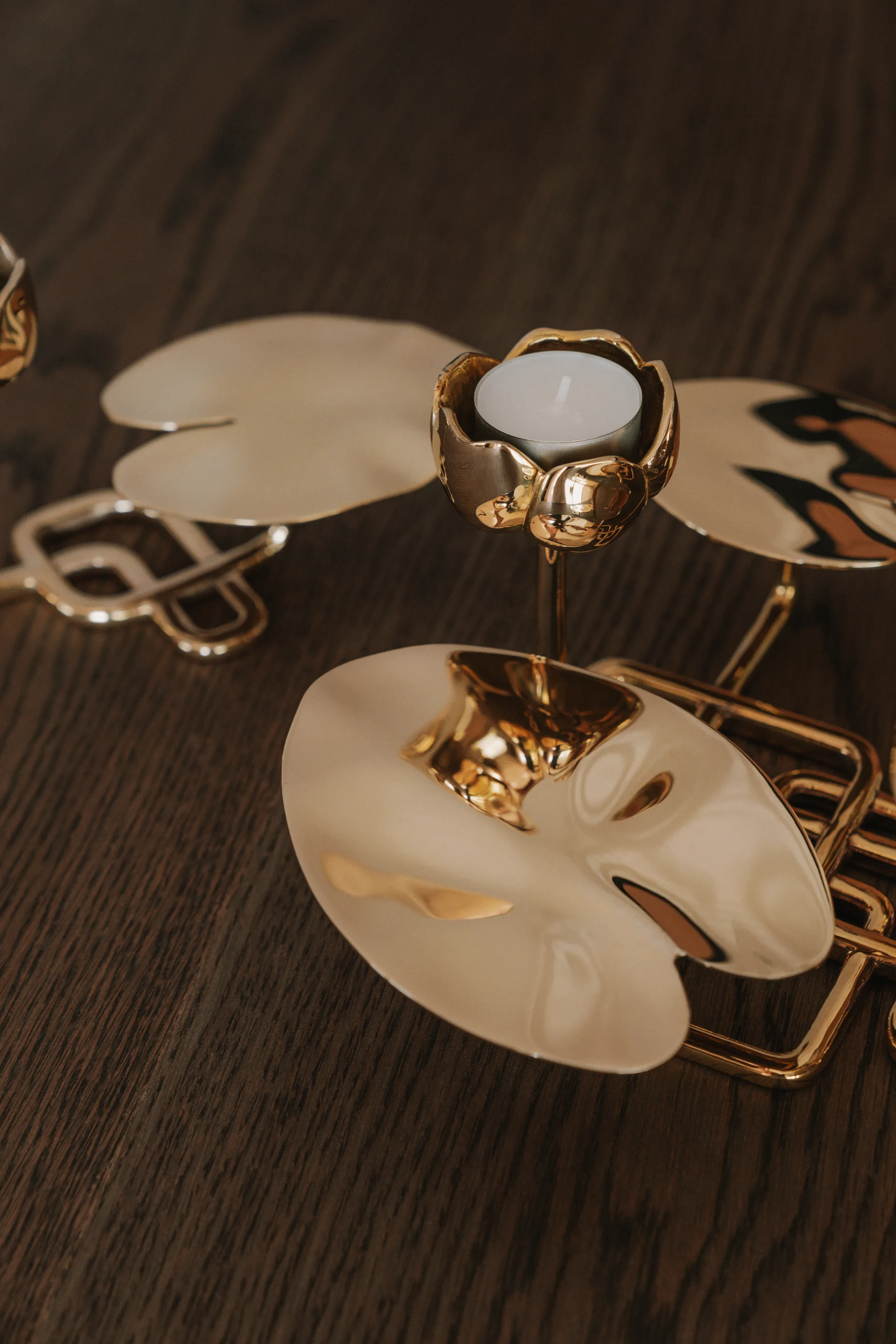 Ninfea grande lysestage, Messing Hilke Collection