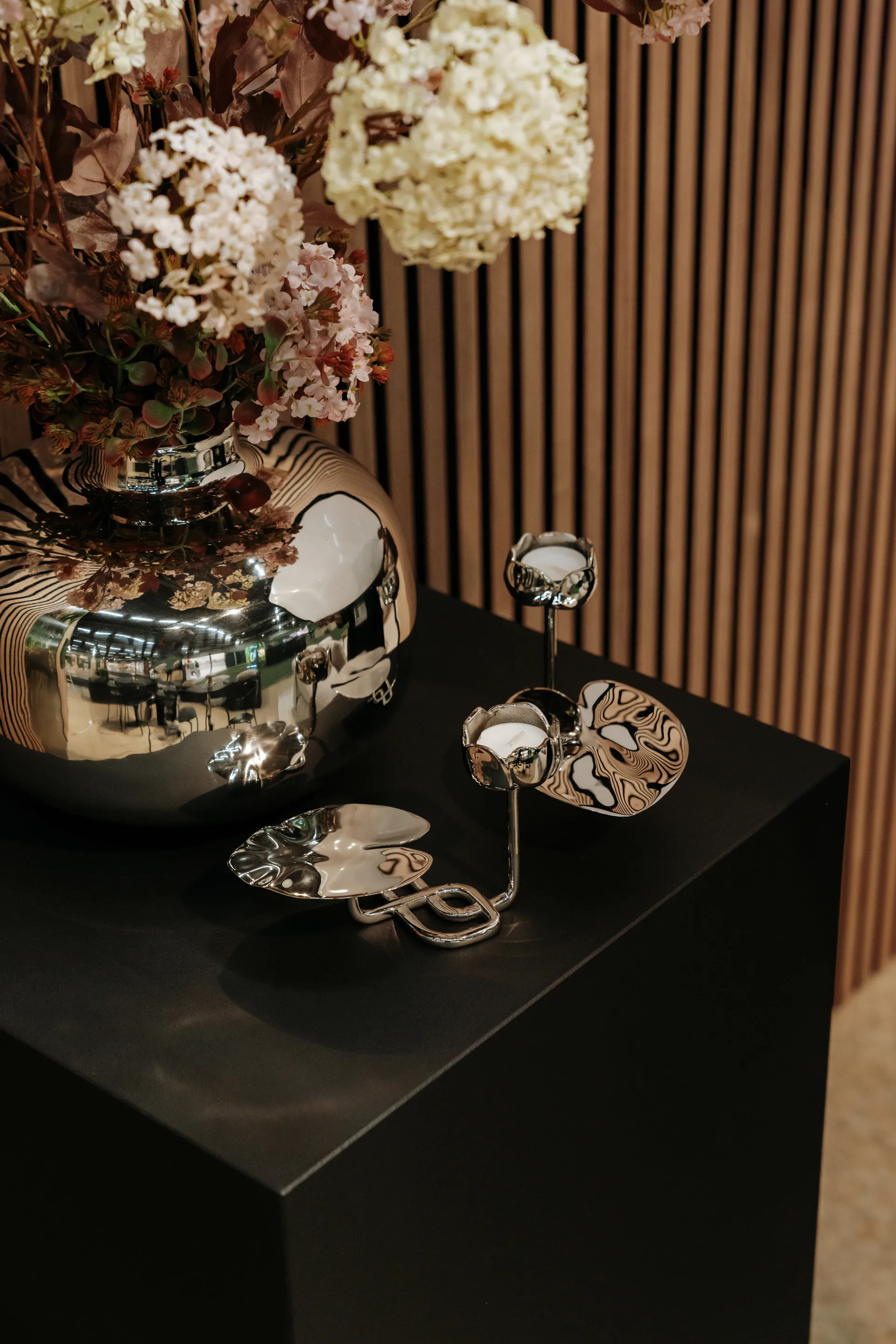 Ninfea No.2 lysestage, Forkromet messing Hilke Collection