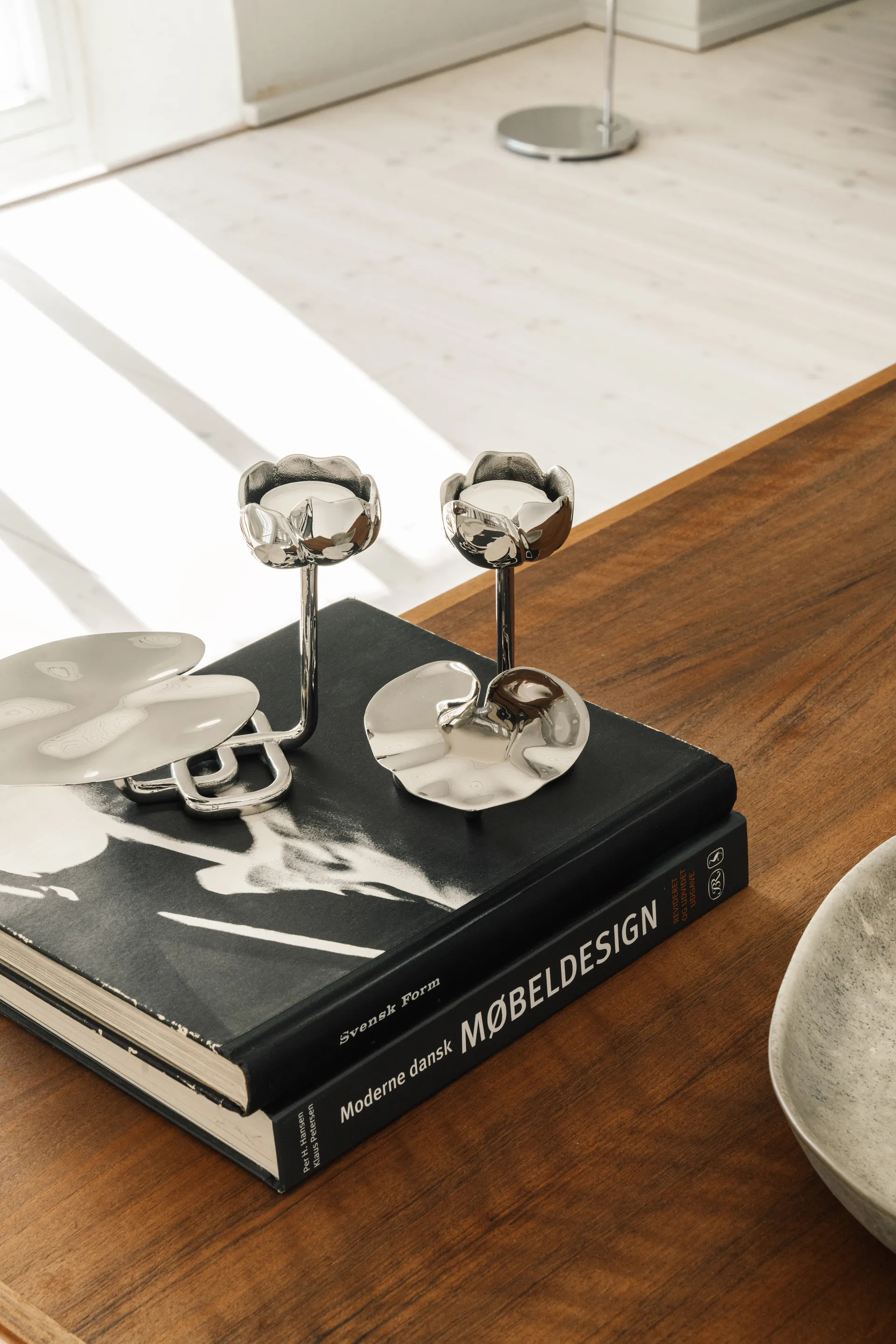 Ninfea No.2 lysestage, Forkromet messing Hilke Collection