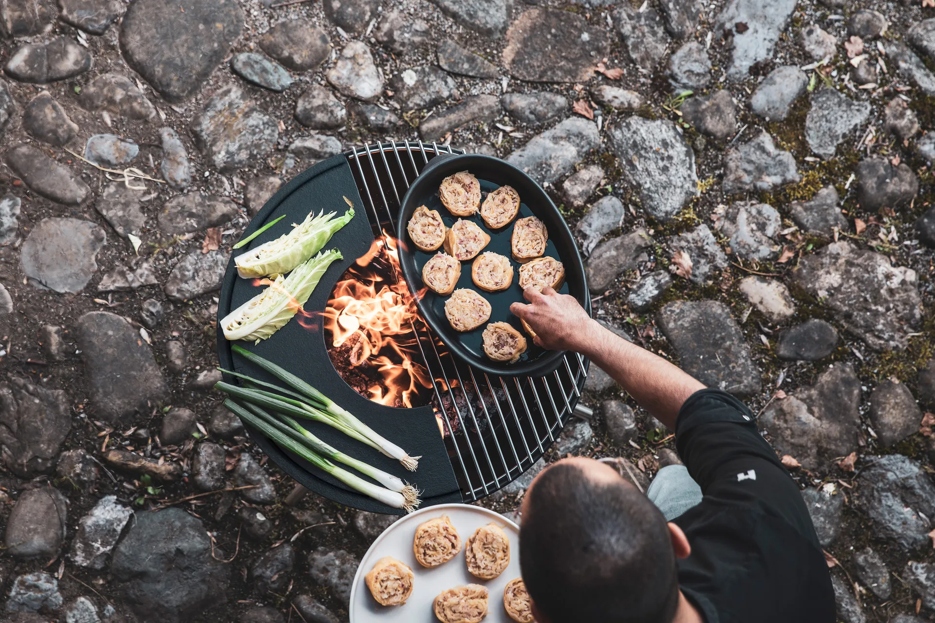 BOWL 57 ildsted, Sort-sølv, tripodstativ Höfats
