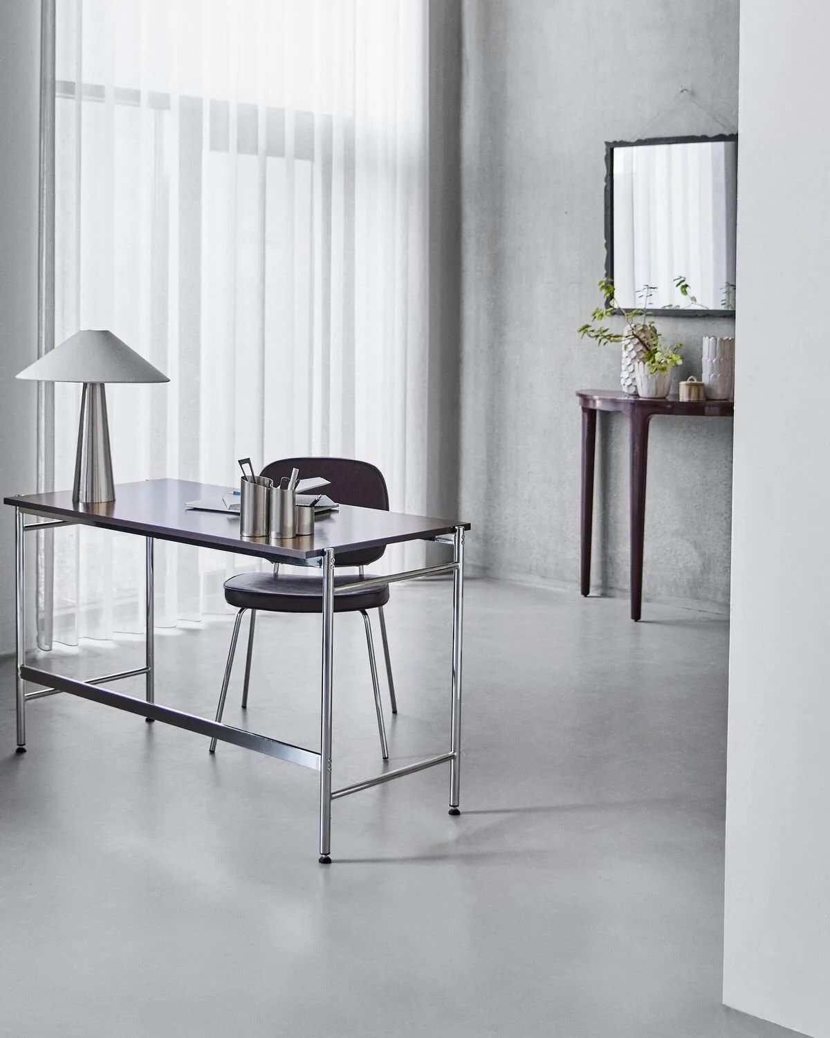 Arph skrivebord, Morbær-krom, 125x60x74 cm House Doctor