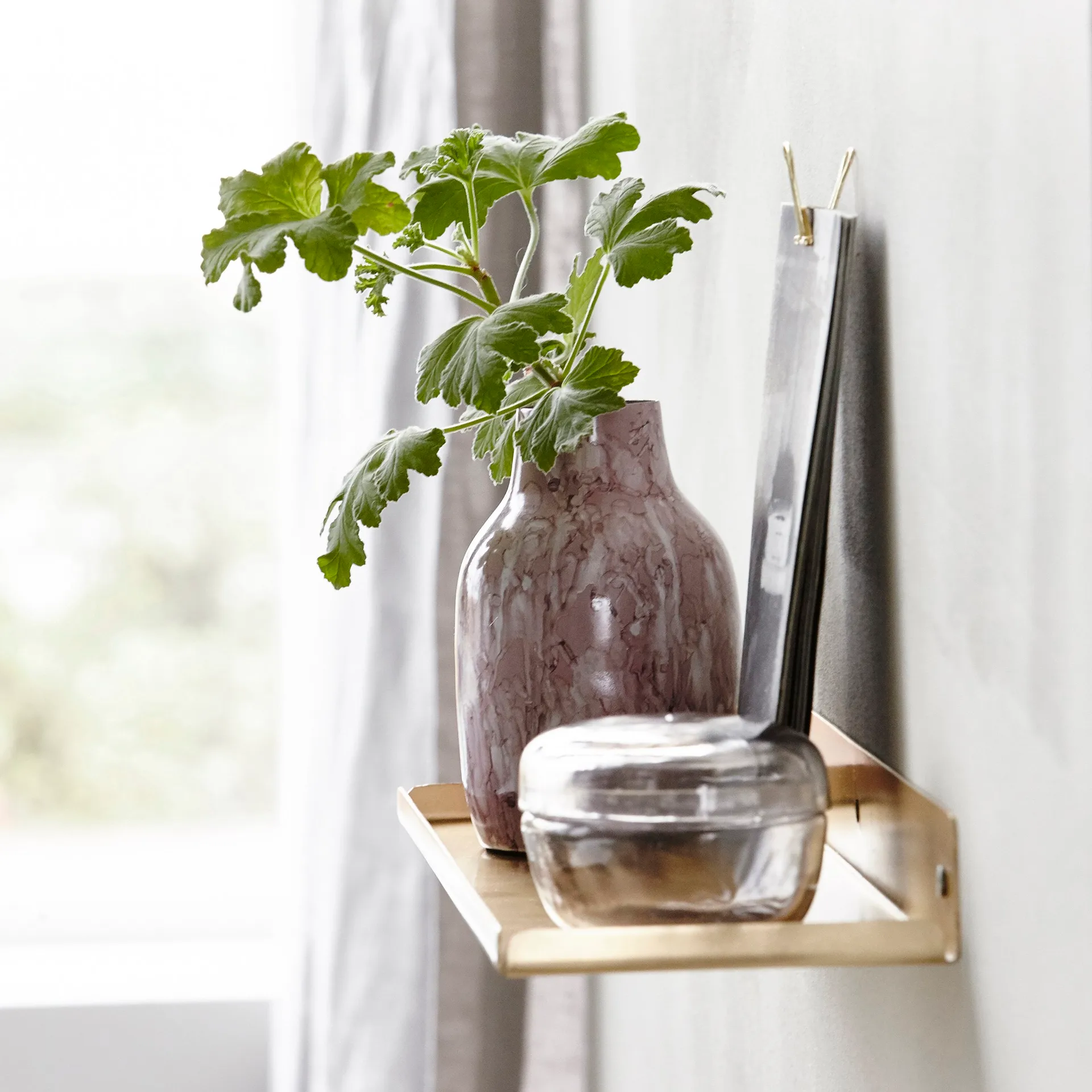 Ledge hylde 43 cm, messing House Doctor