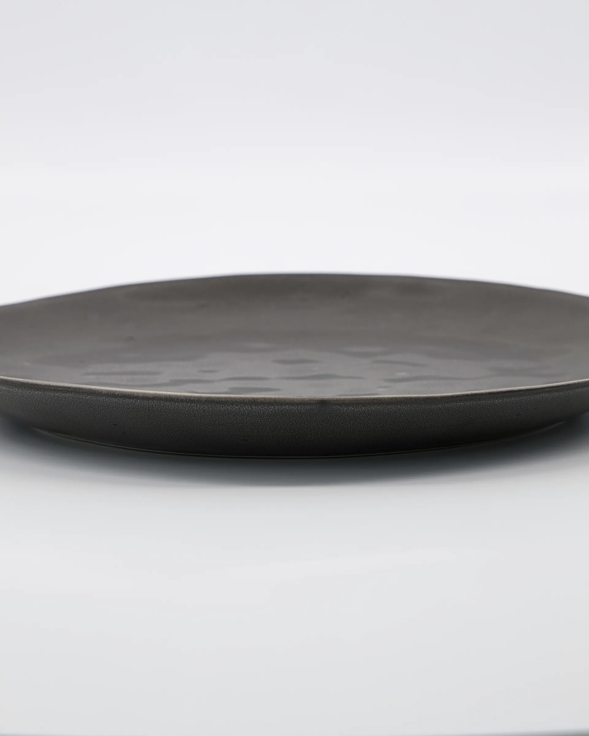 Rustic tallerken Ø27,5 cm, Mørkegrå House Doctor