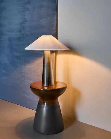 Soffi bordlampe - Børstet sølv-Off-White, Ø42x48 cm - House Doctor