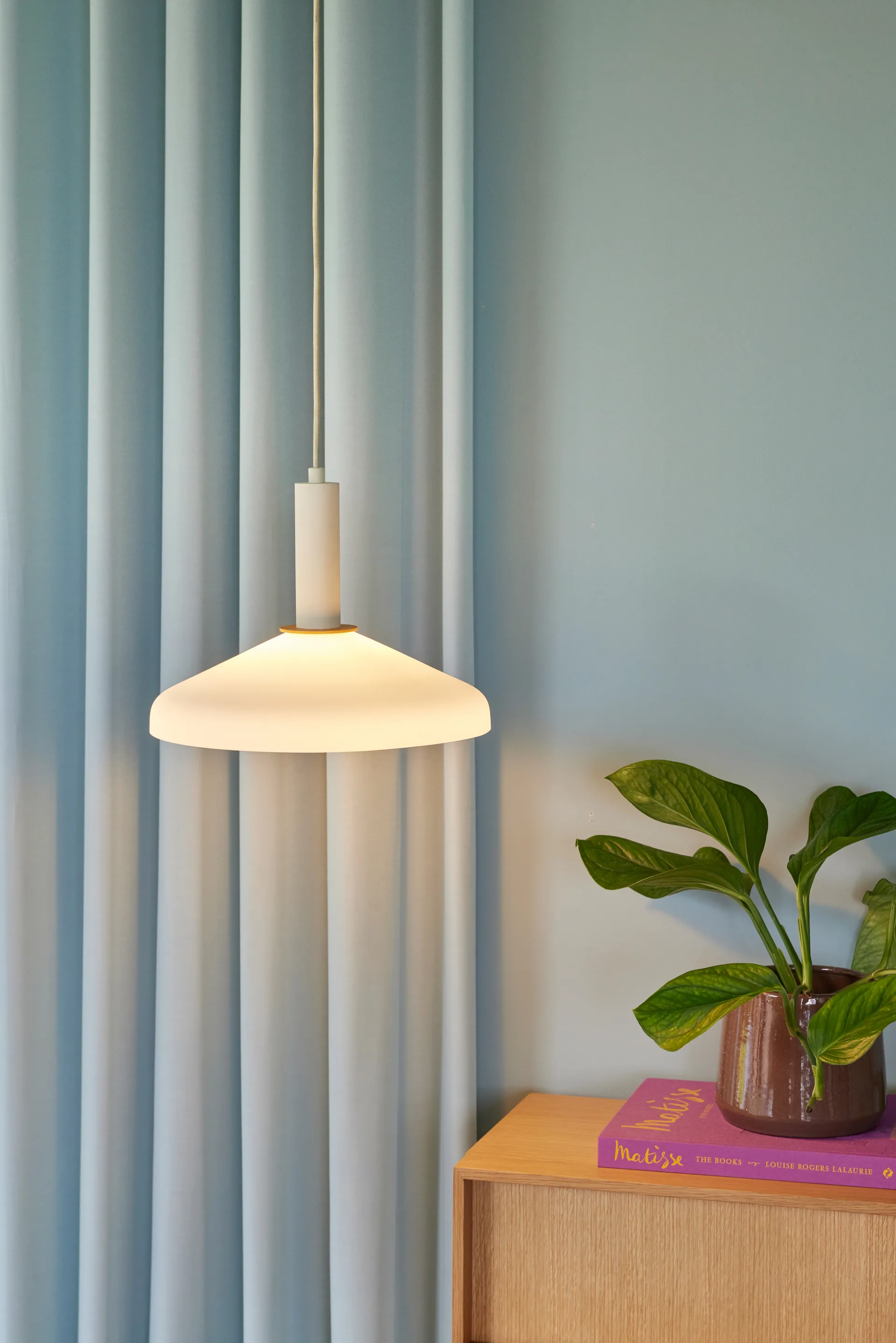 Apollo pendel, Sand-orange Hübsch Interior