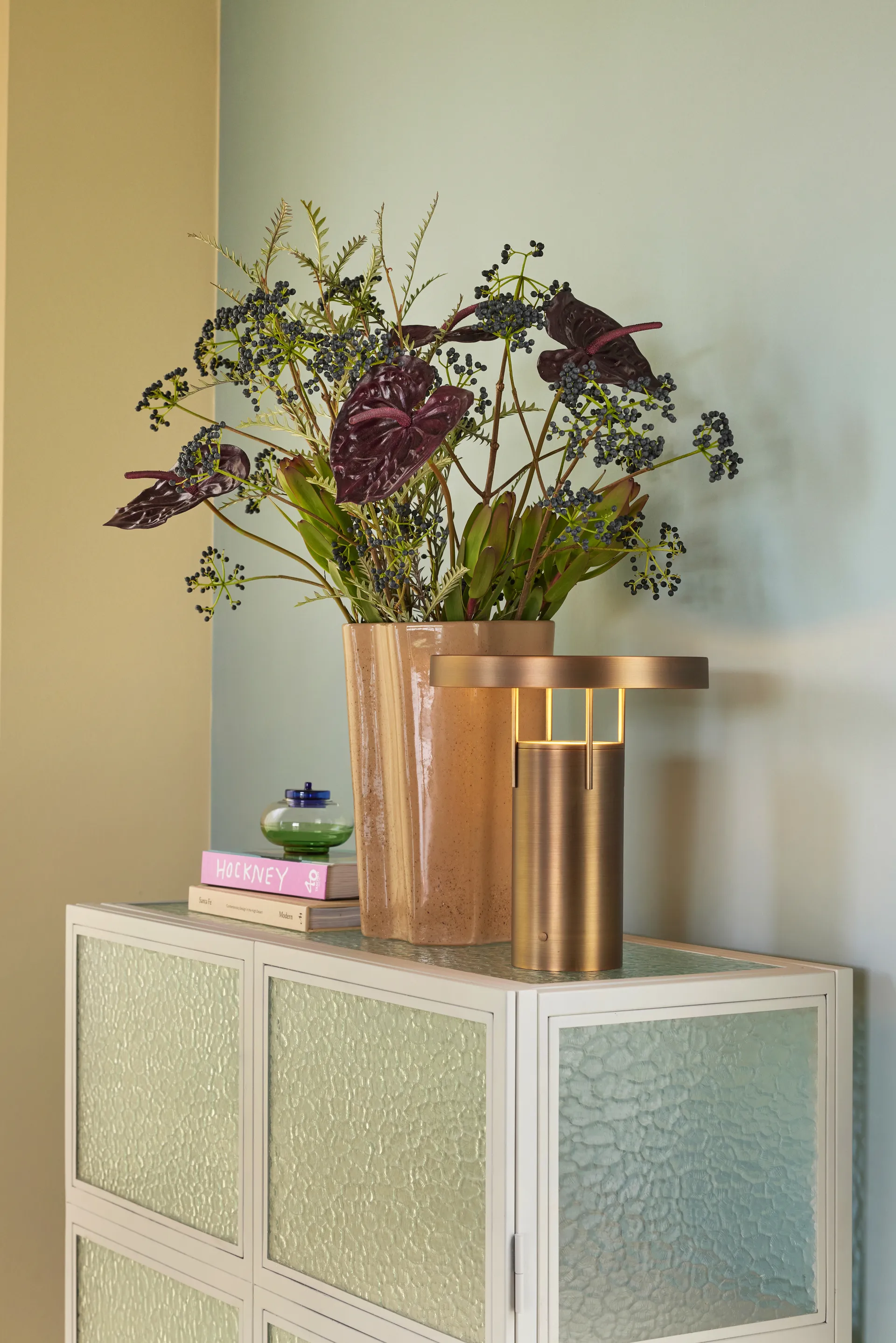 BringMe portabel bordlampe, Burnished brass, 28 cm Hübsch Interior