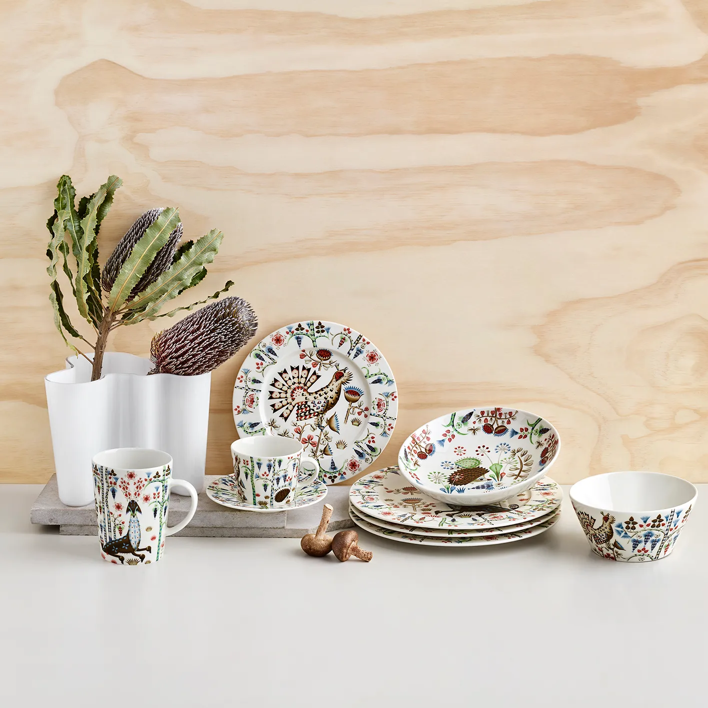 Taika Siimes asiet 22 cm, Hvid Iittala
