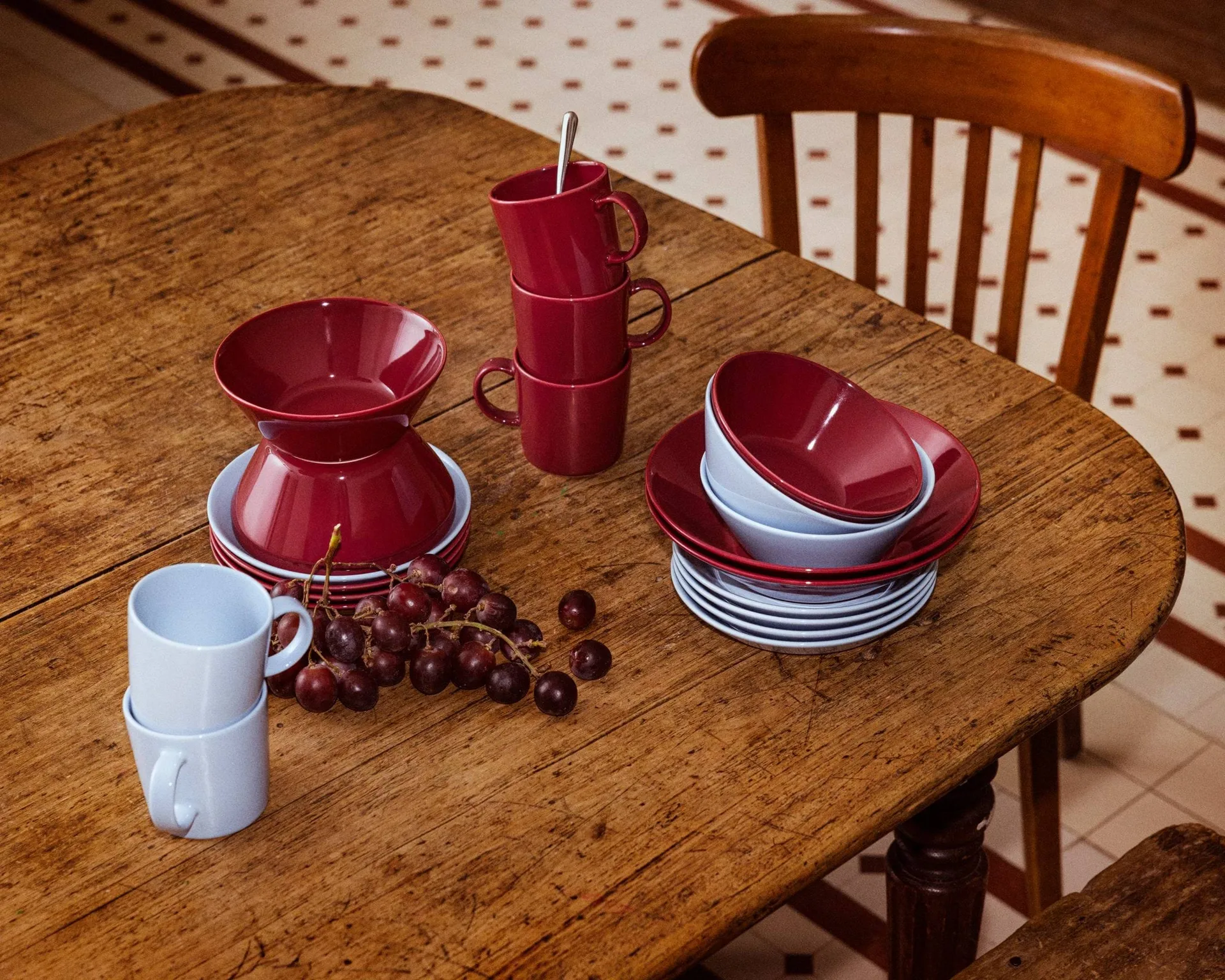 Teema dyb tallerken, Kirsebær Iittala
