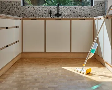 Cleantech 2-i-1 gulvmoppe med skrubbe - Light Stone - Joseph Joseph