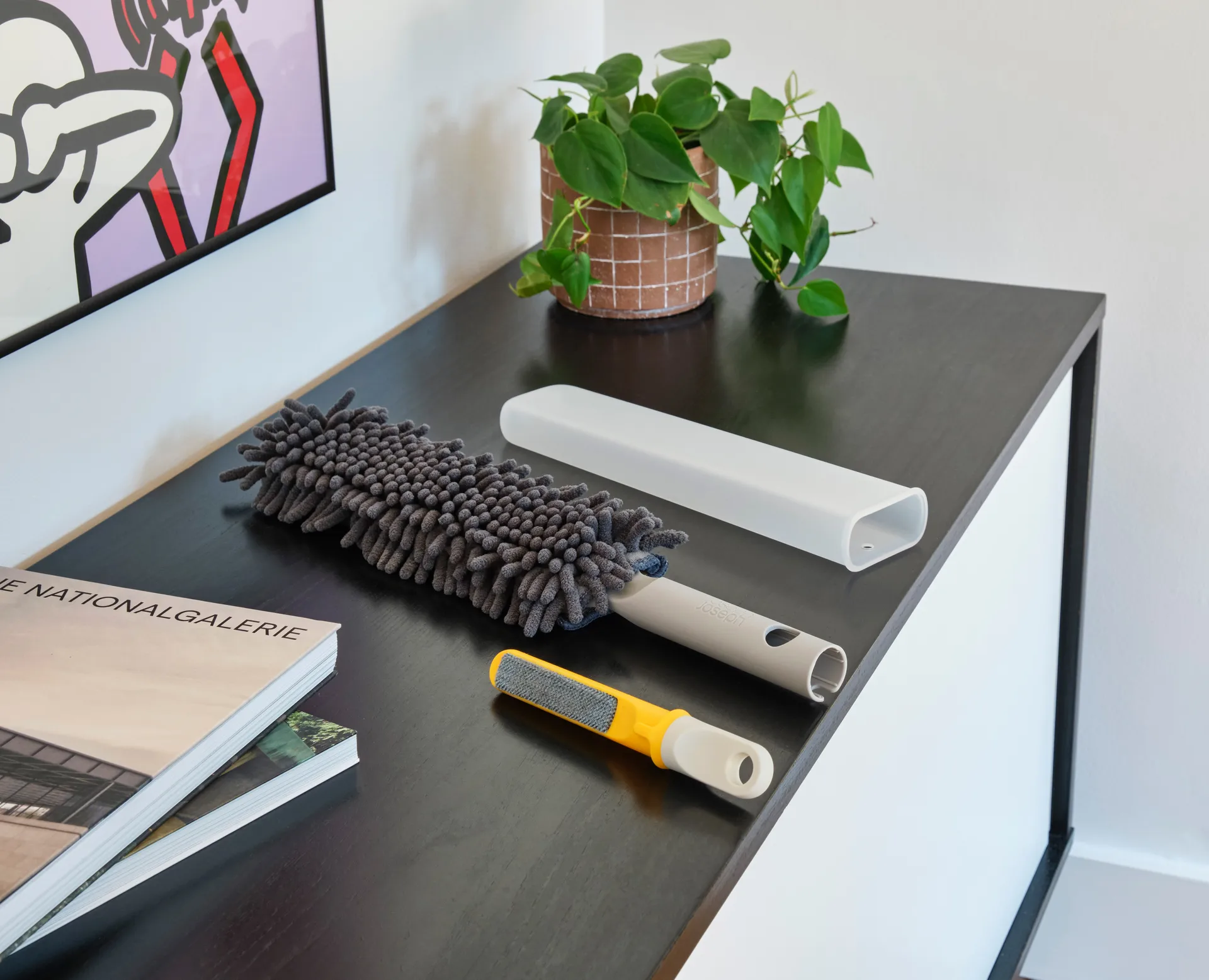 Cleantech 3-i-1 støvkost med plastskinne, Light Stone Joseph Joseph