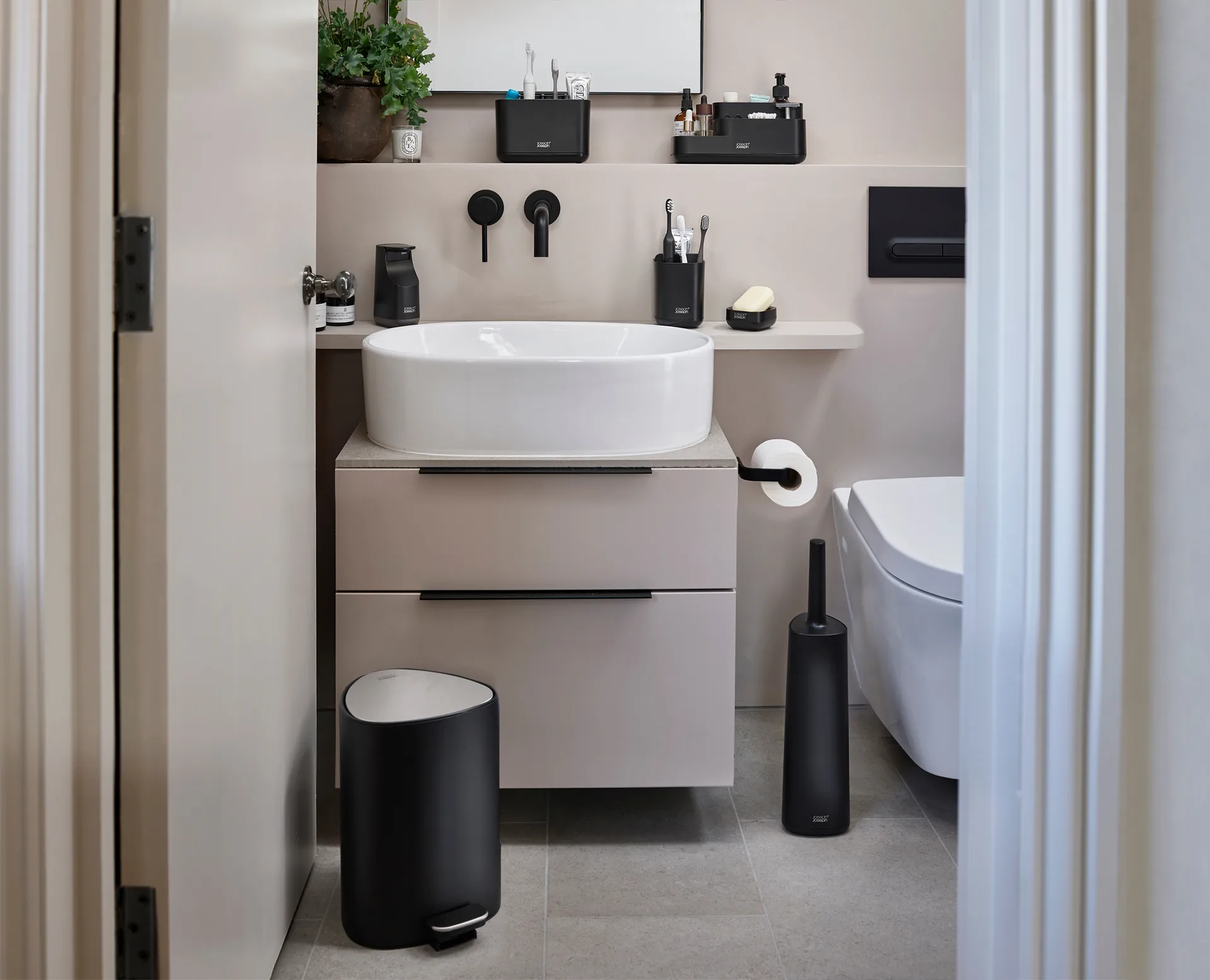 Easystore håndvaskarrangør 24,8 cm, Sort Joseph Joseph