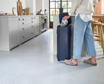 Joseph Joseph Porta pedalspand 40 L - Midnight blue - Joseph Joseph