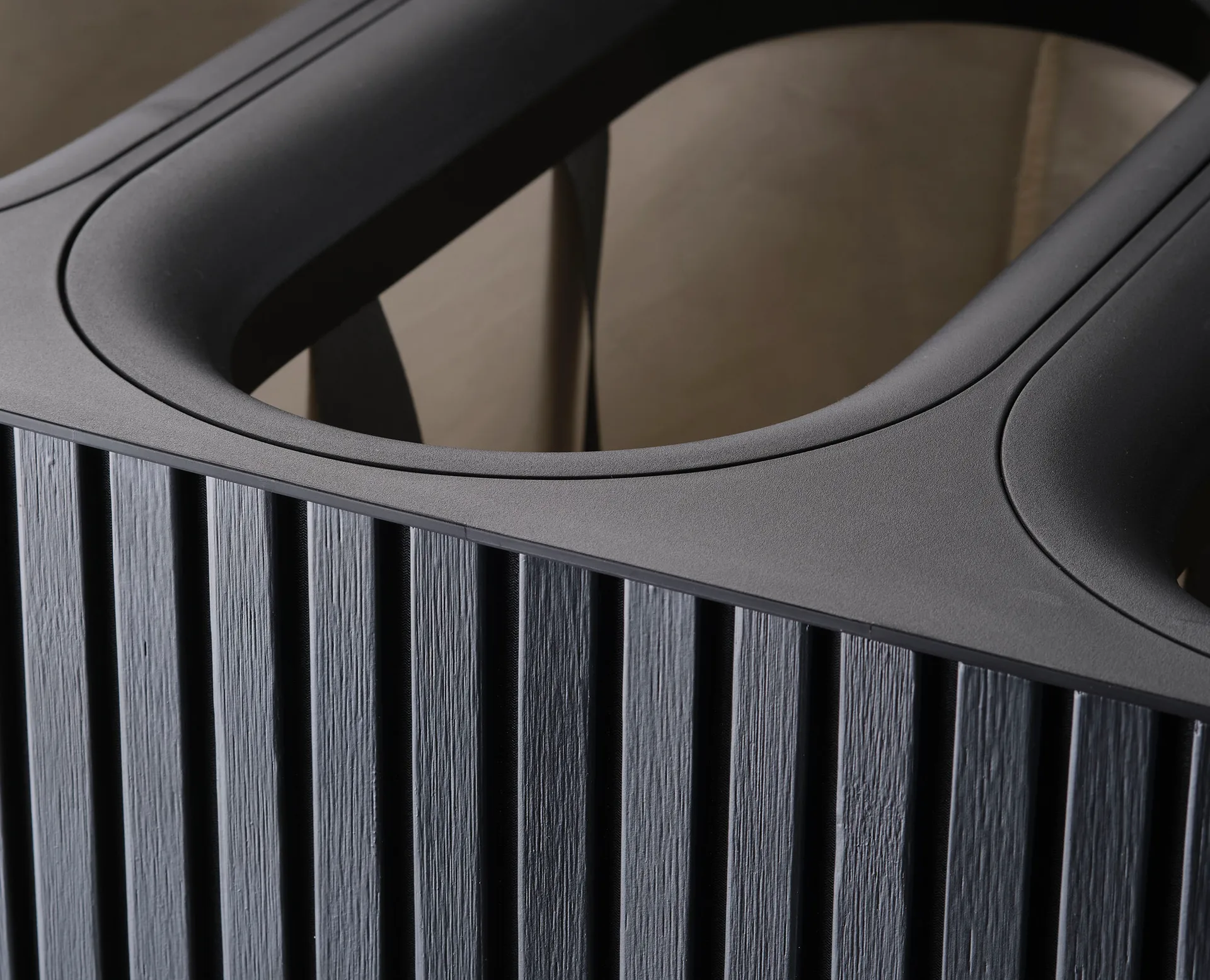 Tota Trio Luxe vasketøjskurv 90 L, Black Joseph Joseph