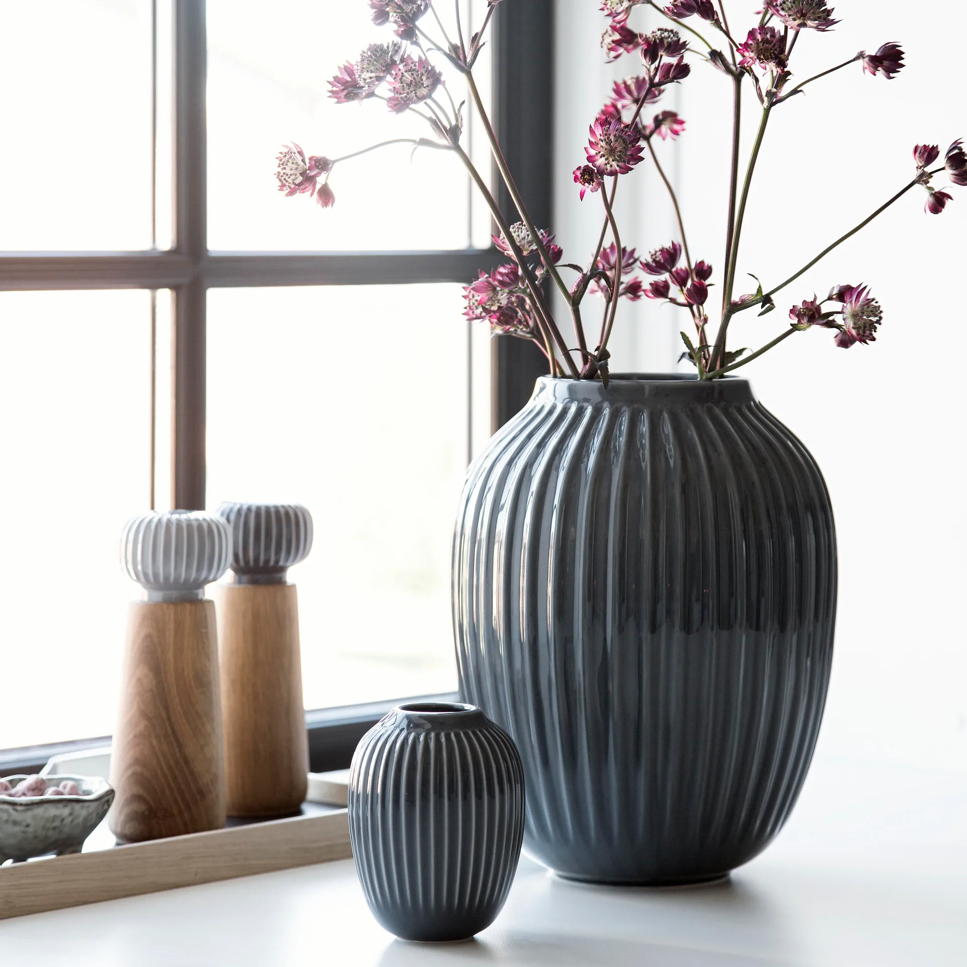 Hammershøi vase, Antracitgrå, stor 25,5 cm Kähler