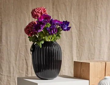 Hammershøi vase - Sort, mellem 21 cm - Kähler