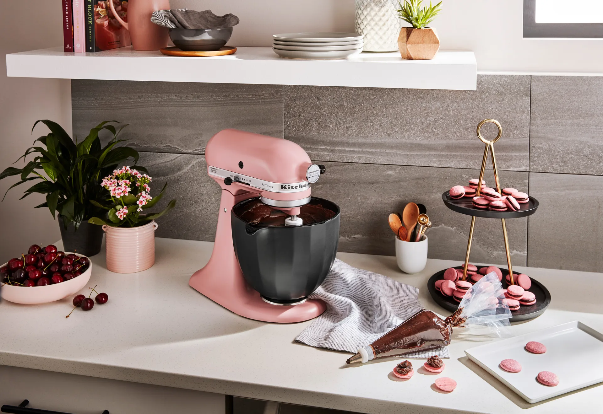 KitchenAid keramikskål med håndtag 4,7 L, Black shell KitchenAid