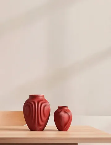 Knabstrup vase riflet 27 cm - Soft cherry red - Knabstrup Keramik