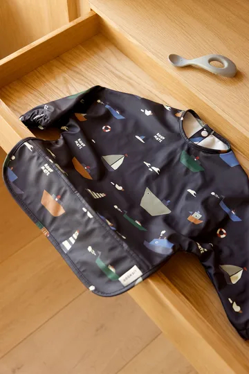 Merle hagesmæk med ærme - Sailing-classic navy - Liewood