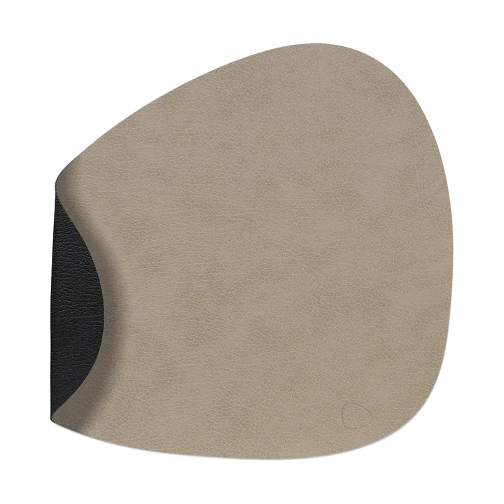 Bull vendbar dækkeserviet, curve L 1 stk. - Warm grey/Black, 44x37 cm - LIND DNA