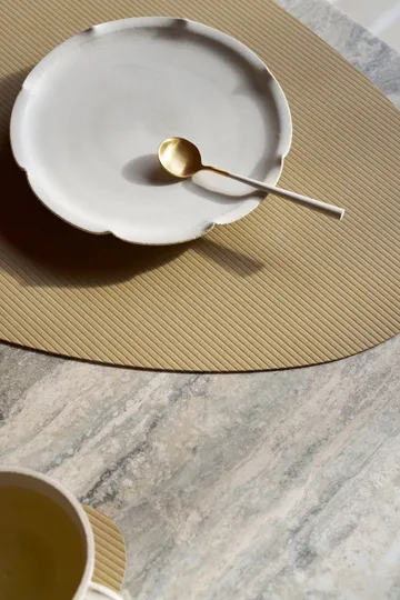 Corduroy dækkeserviet curve L - Lemon Sorbet, 44x37 cm - LIND DNA