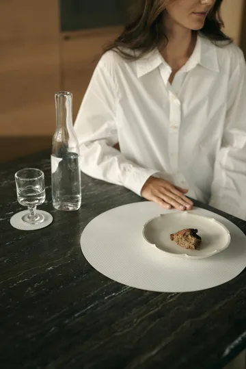 Corduroy dækkeserviet  - Pure white, circle, L - LIND DNA