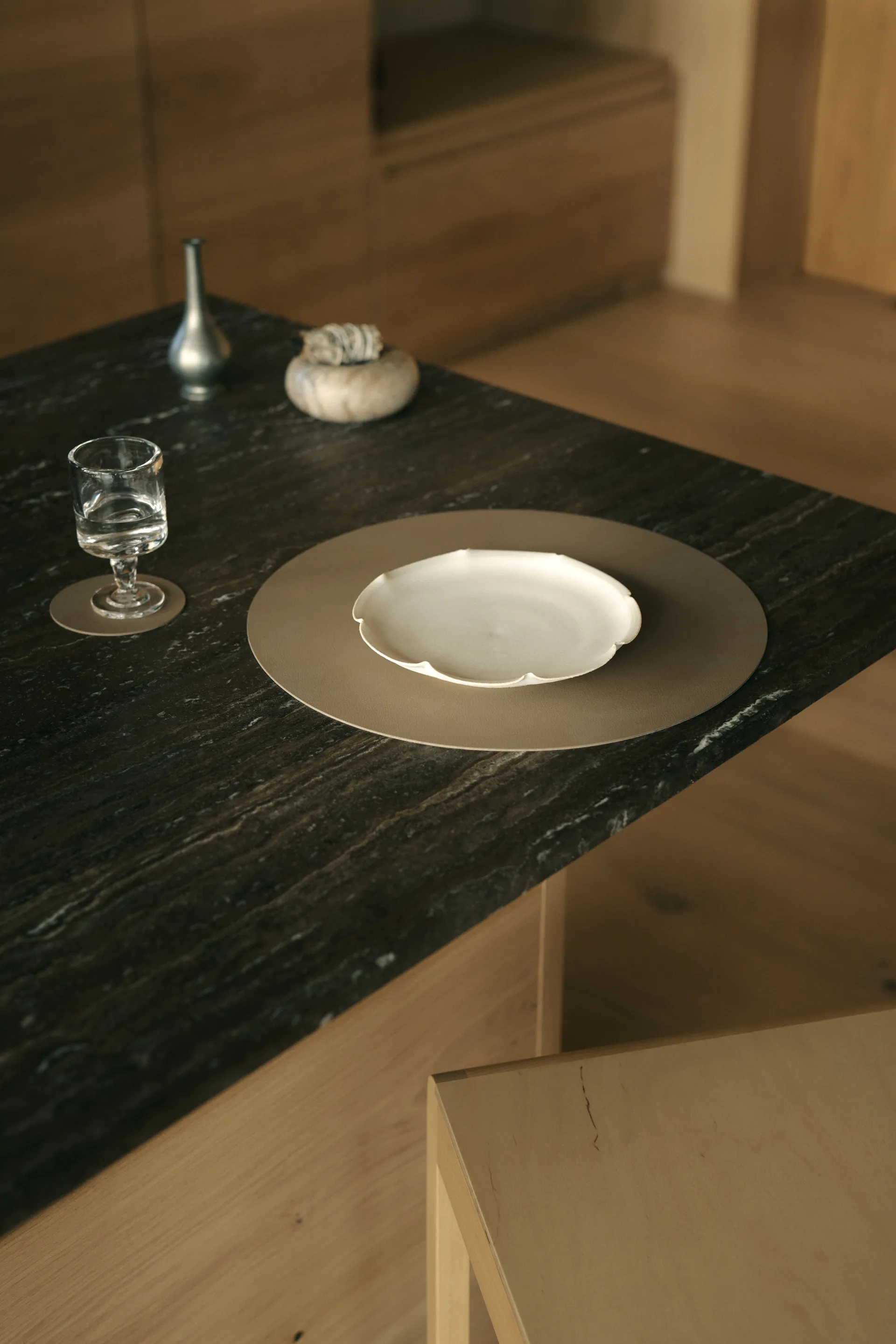 Nupo dækkeserviet, Clay brown, circle, L LIND DNA