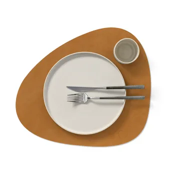 Nupo dækkeserviet curve L - Burned curry, 44x37 cm - LIND DNA