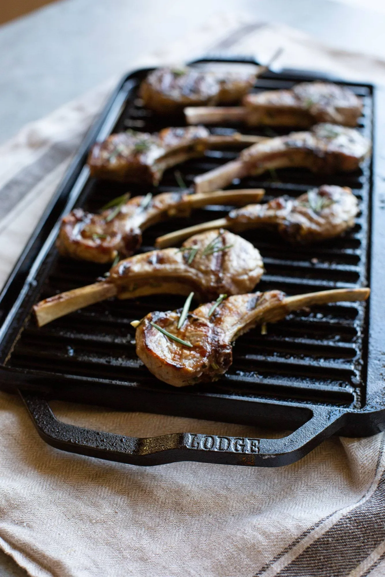 Chef collection vendbar stege- og grillplade, 50x25 cm Lodge