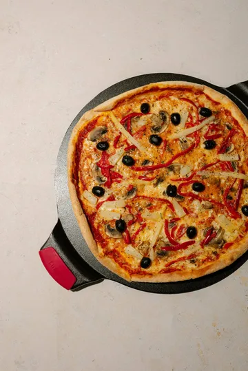 Pizzasten med silikonehåndtag - Ø38 cm - Lodge