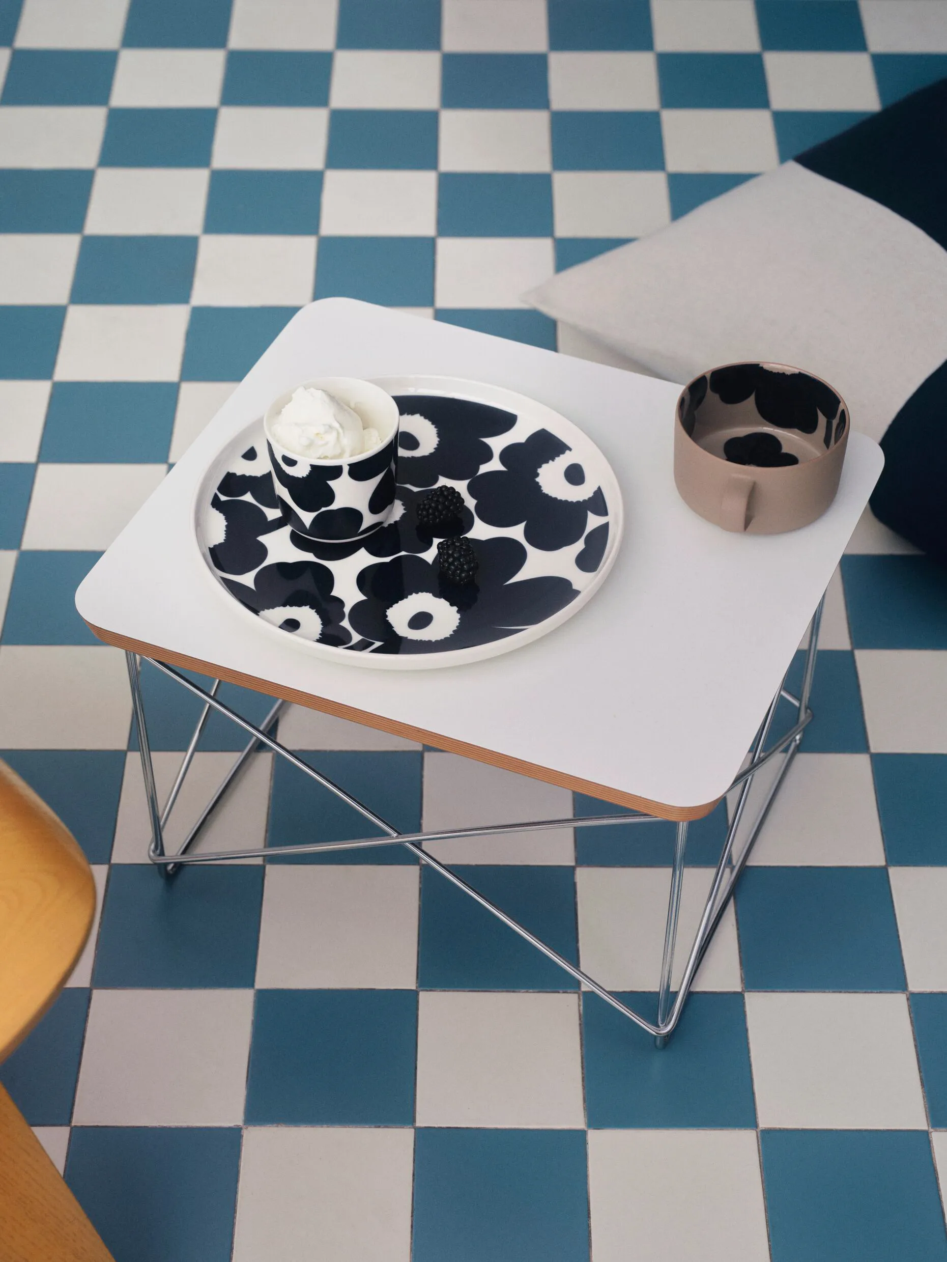 Unikko tallerken Ø25 cm, Hvid/Mørkeblå Marimekko