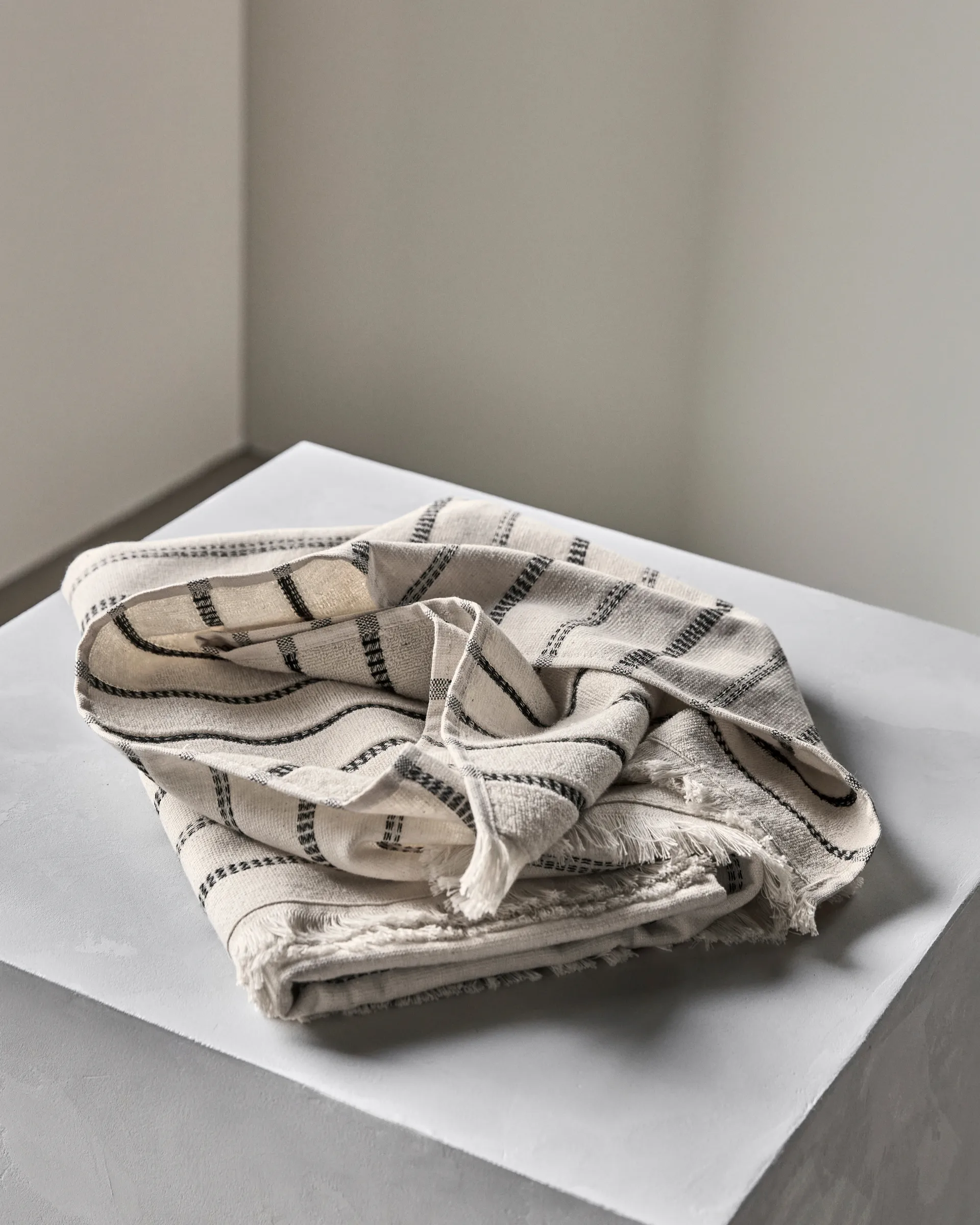 True badehåndklæde, Off-White-sort, 70x140 cm Meraki